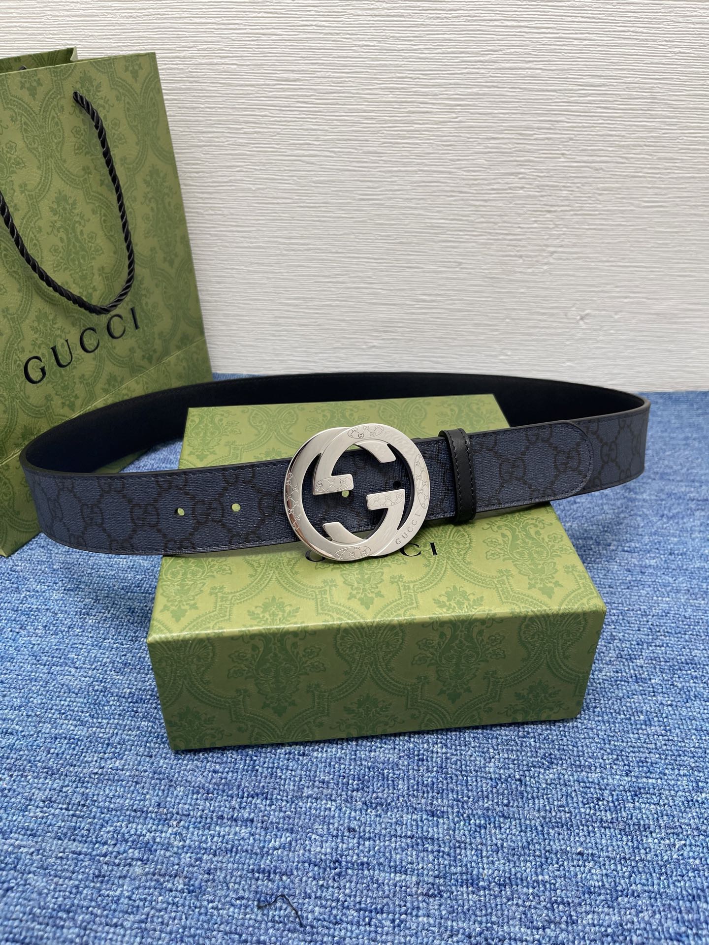 🔴 【品牌】古驰 Gucci  
🔴 【描述】采用高级Gucci Signature真皮精制而成，触感厚