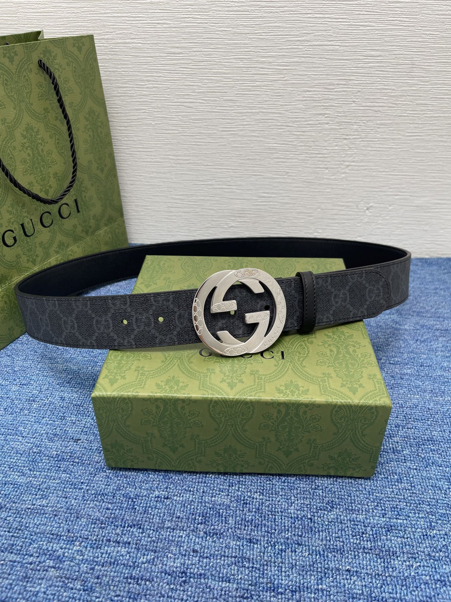 🔴 【品牌】古驰 Gucci  
🔴 【描述】采用高级Gucci Signature真皮精制而成，触感厚
