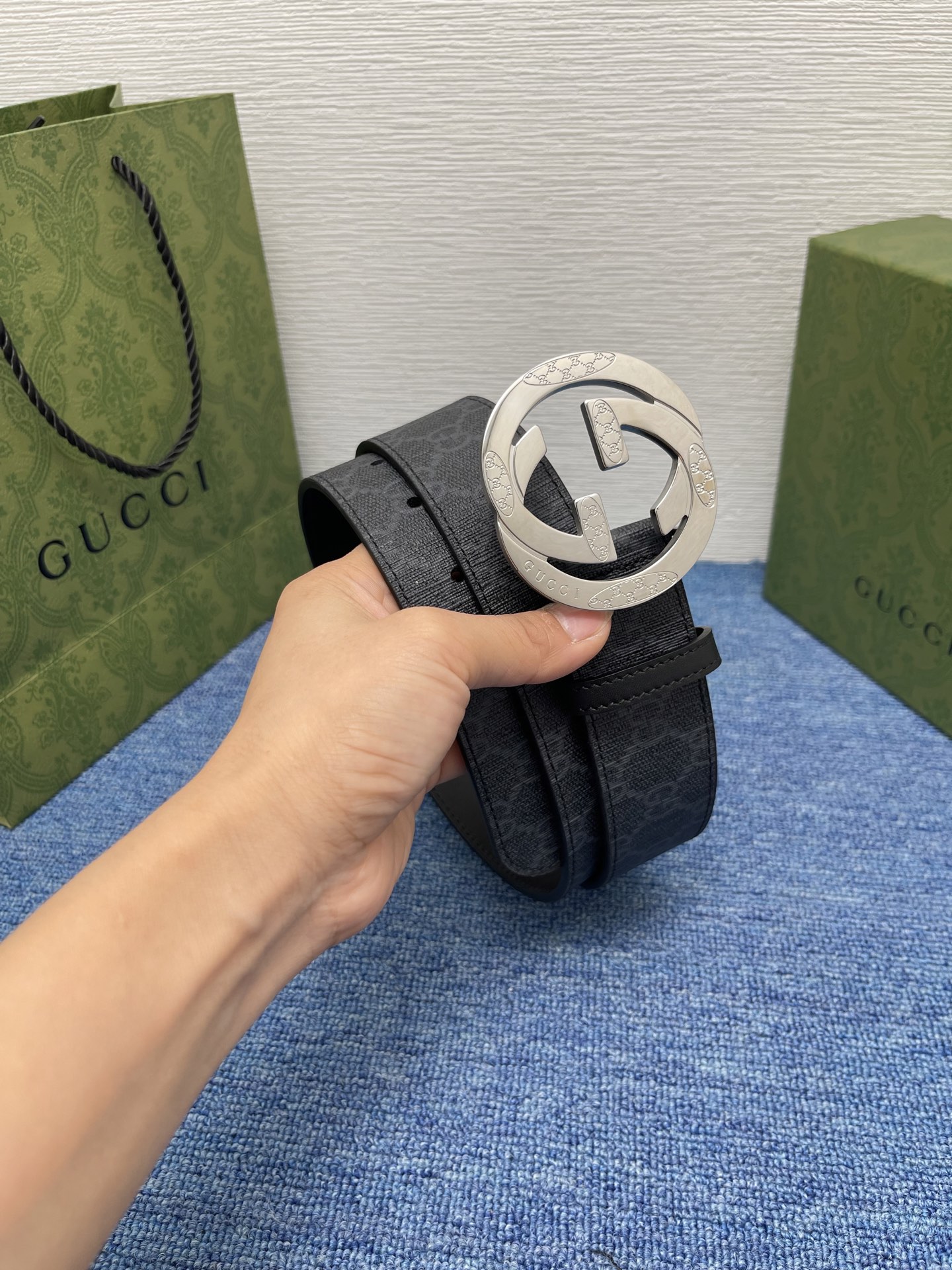 🔴 【品牌】古驰 Gucci  
🔴 【描述】采用高级Gucci Signature真皮精制而成，触感厚