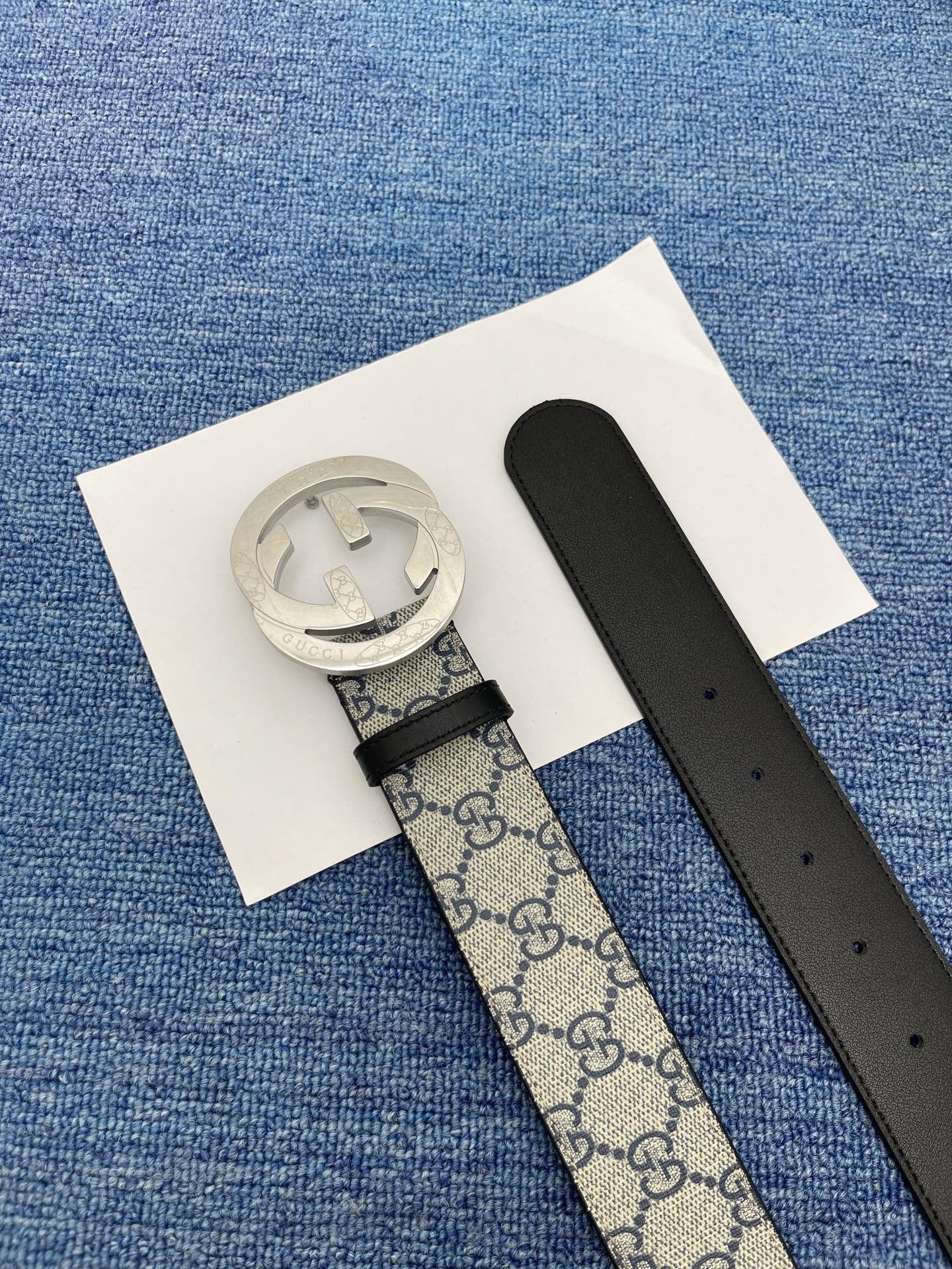 🔴 【品牌】古驰 Gucci  
🔴 【描述】采用高级Gucci Signature真皮精制而成，触感厚