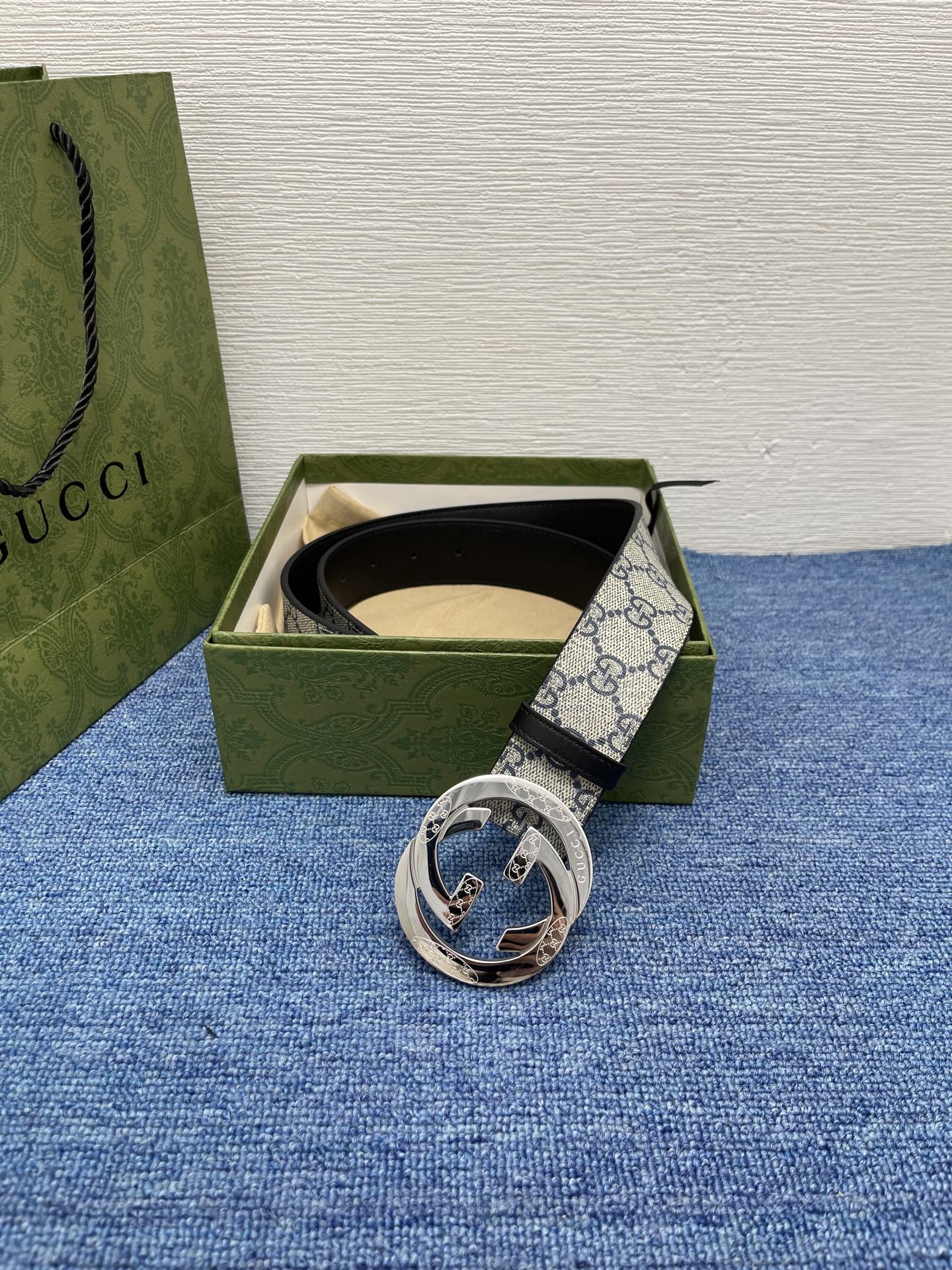 🔴 【品牌】古驰 Gucci  
🔴 【描述】采用高级Gucci Signature真皮精制而成，触感厚