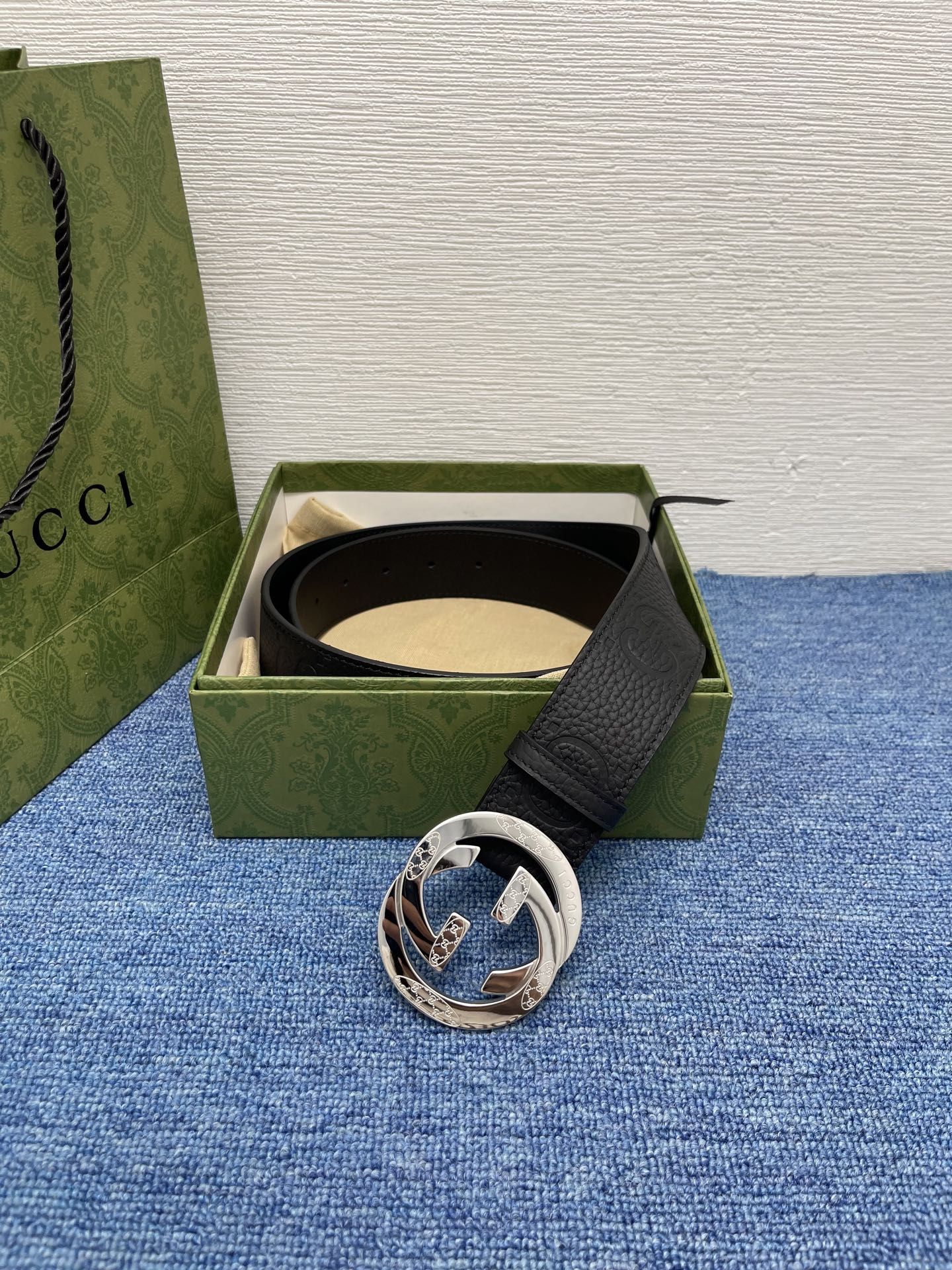 🔴 【品牌】古驰 Gucci  
🔴 【描述】采用高级Gucci Signature真皮精制而成，触感厚