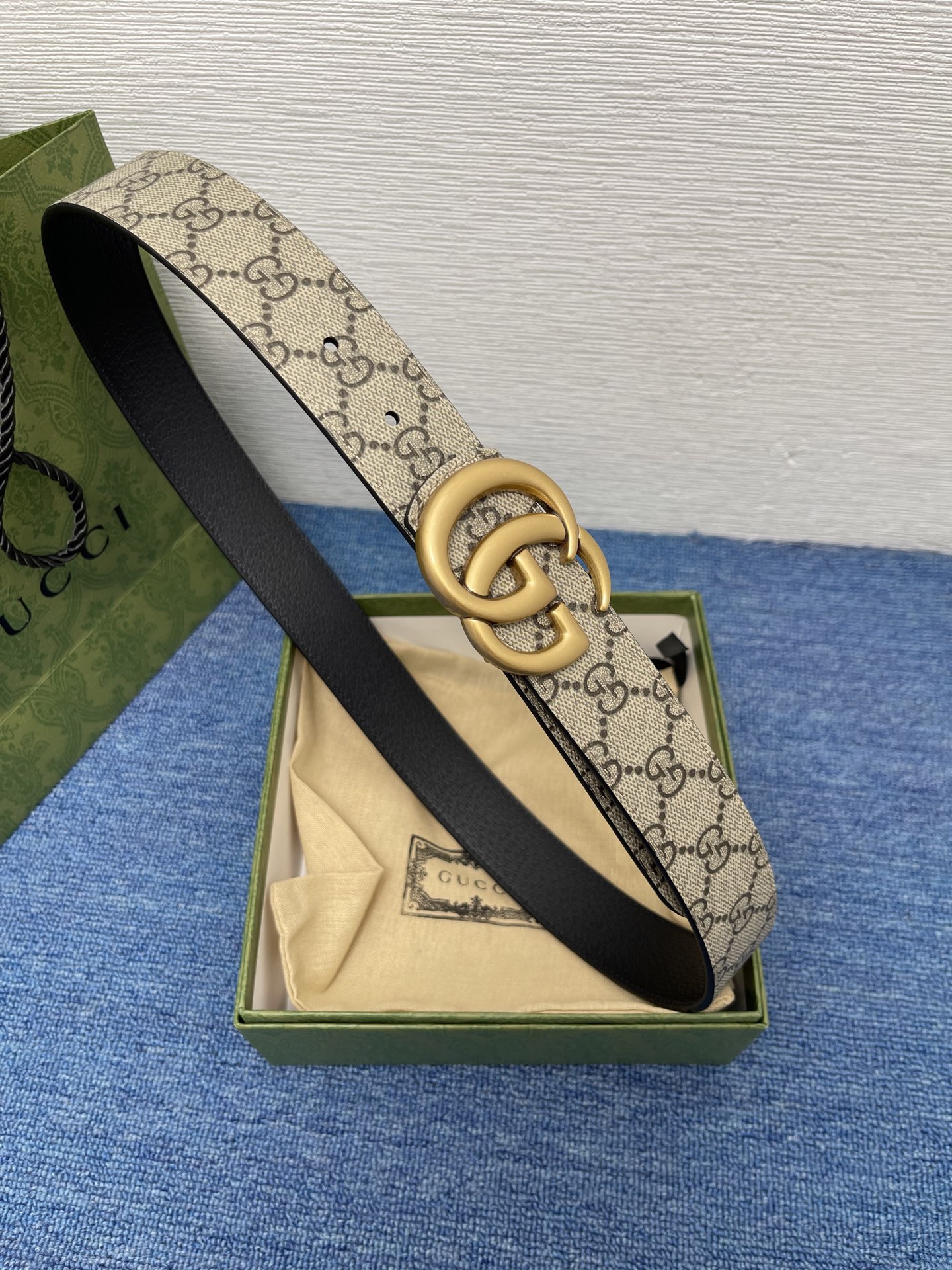 🔴 【品牌】古驰 Gucci  
🔴 【描述】采用高级Gucci Signature真皮精制而成，触感厚