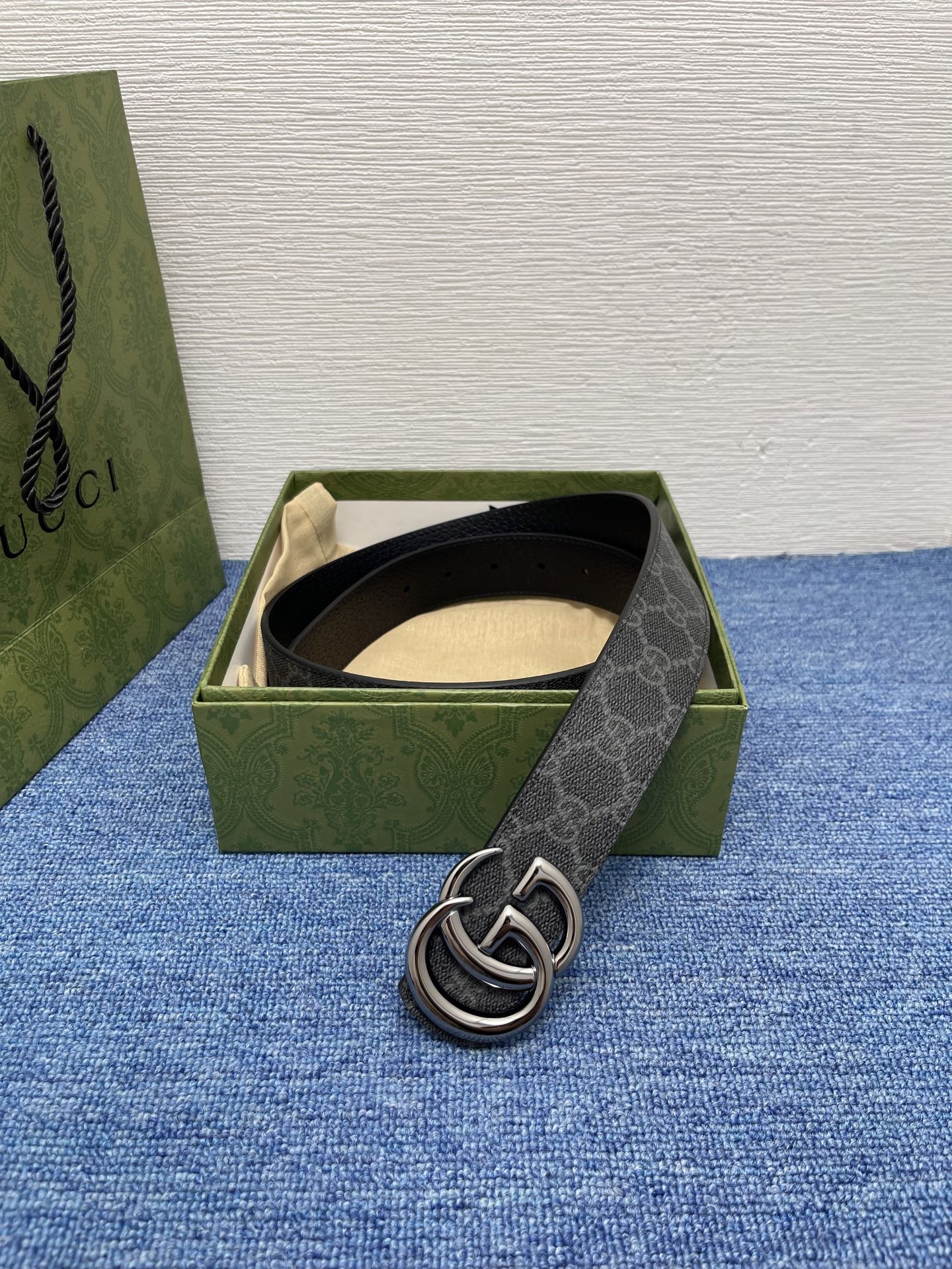 🔴 【品牌】古驰 Gucci  
🔴 【描述】采用高级Gucci Signature真皮精制而成，触感厚