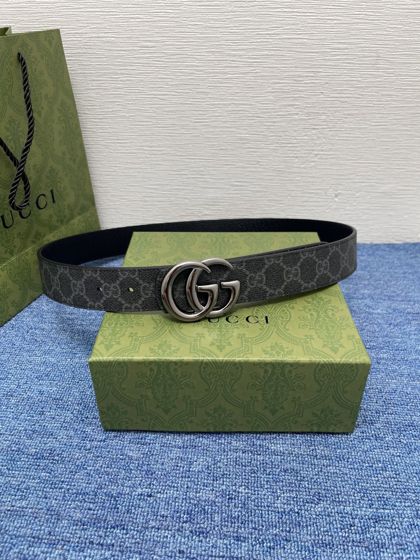 🔴 【品牌】古驰 Gucci  
🔴 【描述】采用高级Gucci Signature真皮精制而成，触感厚