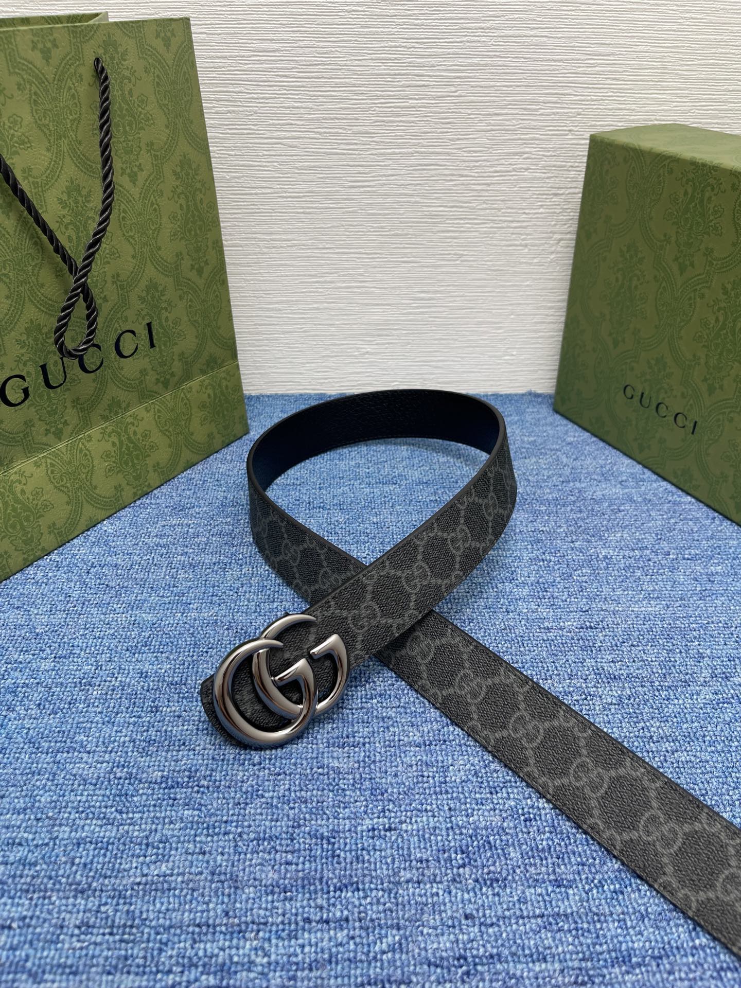 🔴 【品牌】古驰 Gucci  
🔴 【描述】采用高级Gucci Signature真皮精制而成，触感厚