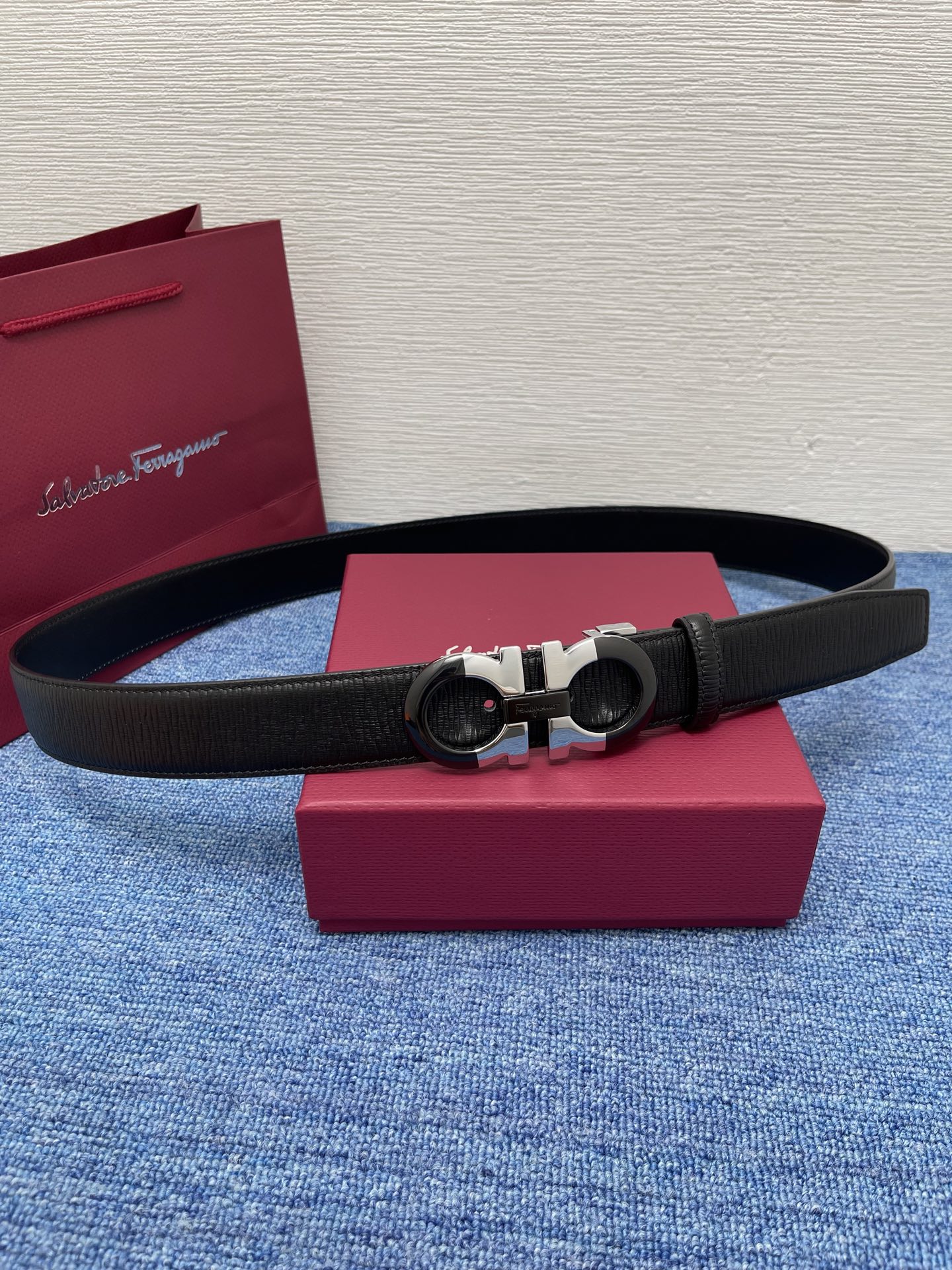 Salvatore Ferragamo Reversible Leather Belt with Gancini Buckle, 3.5 cm 1 i1754271926573 752 0 0
