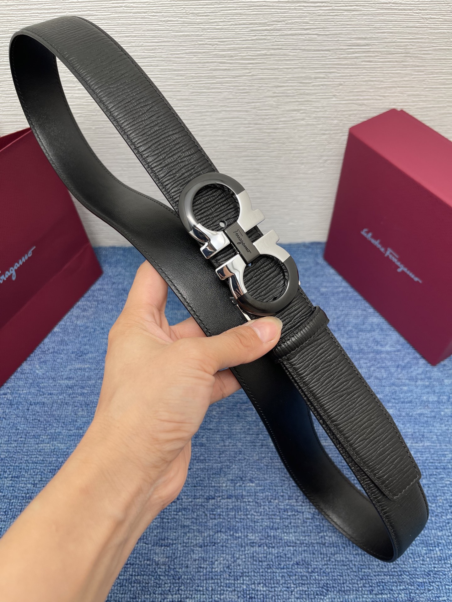 Salvatore Ferragamo Reversible Leather Belt with Gancini Buckle, 3.5 cm 4 i1754271926622 3428 0 3