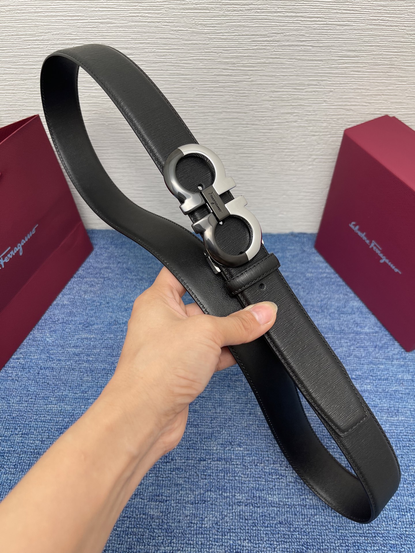 Salvatore Ferragamo Reversible Leather Belt with Gancini Buckle, 3.5cm 2 i1754272002584 9632 0 0