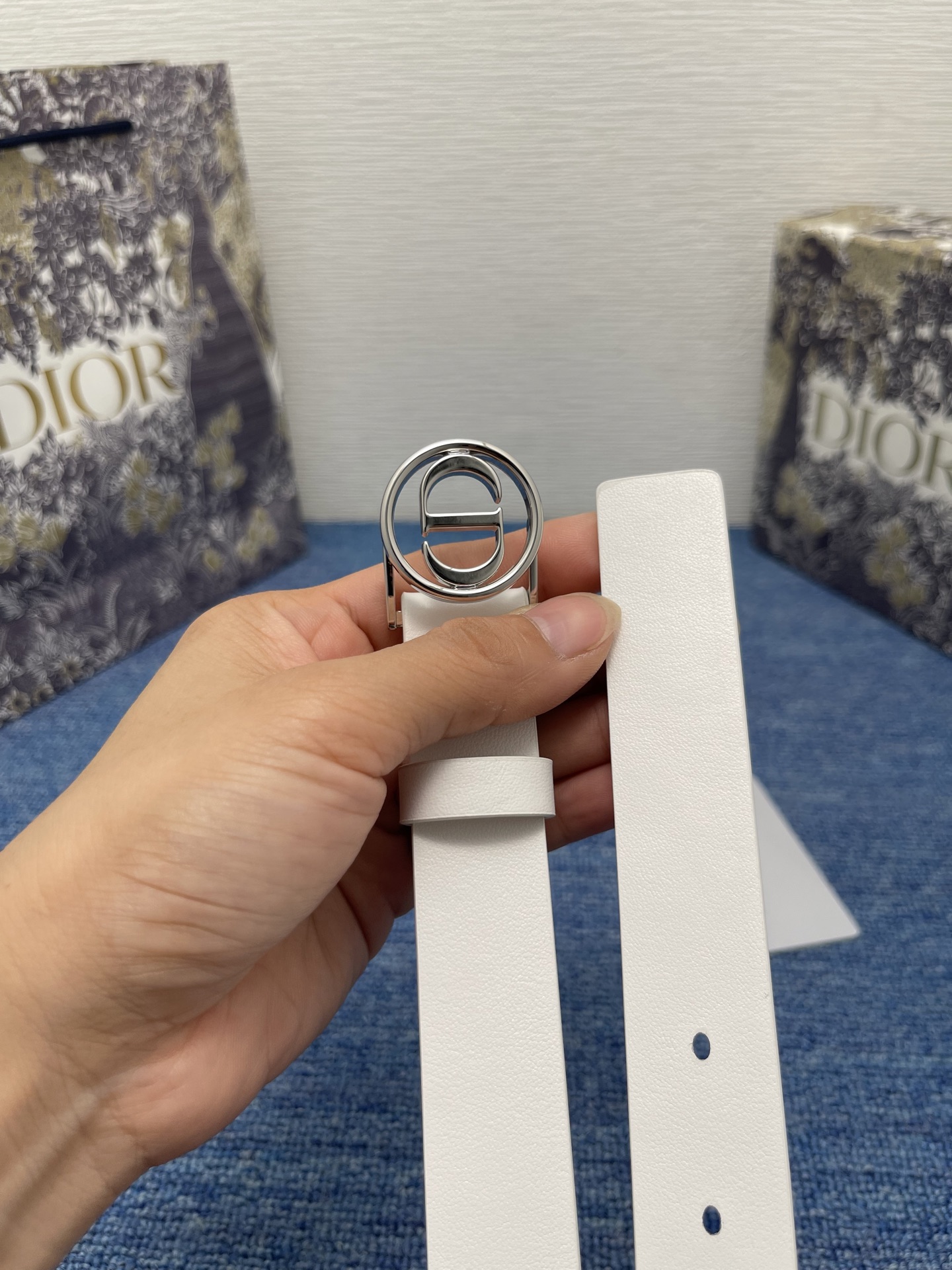 Dior 30 Montaigne White Smooth Calfskin Belt with CD Buckle, 25 mm 6 i1754372172017 3208 0 5