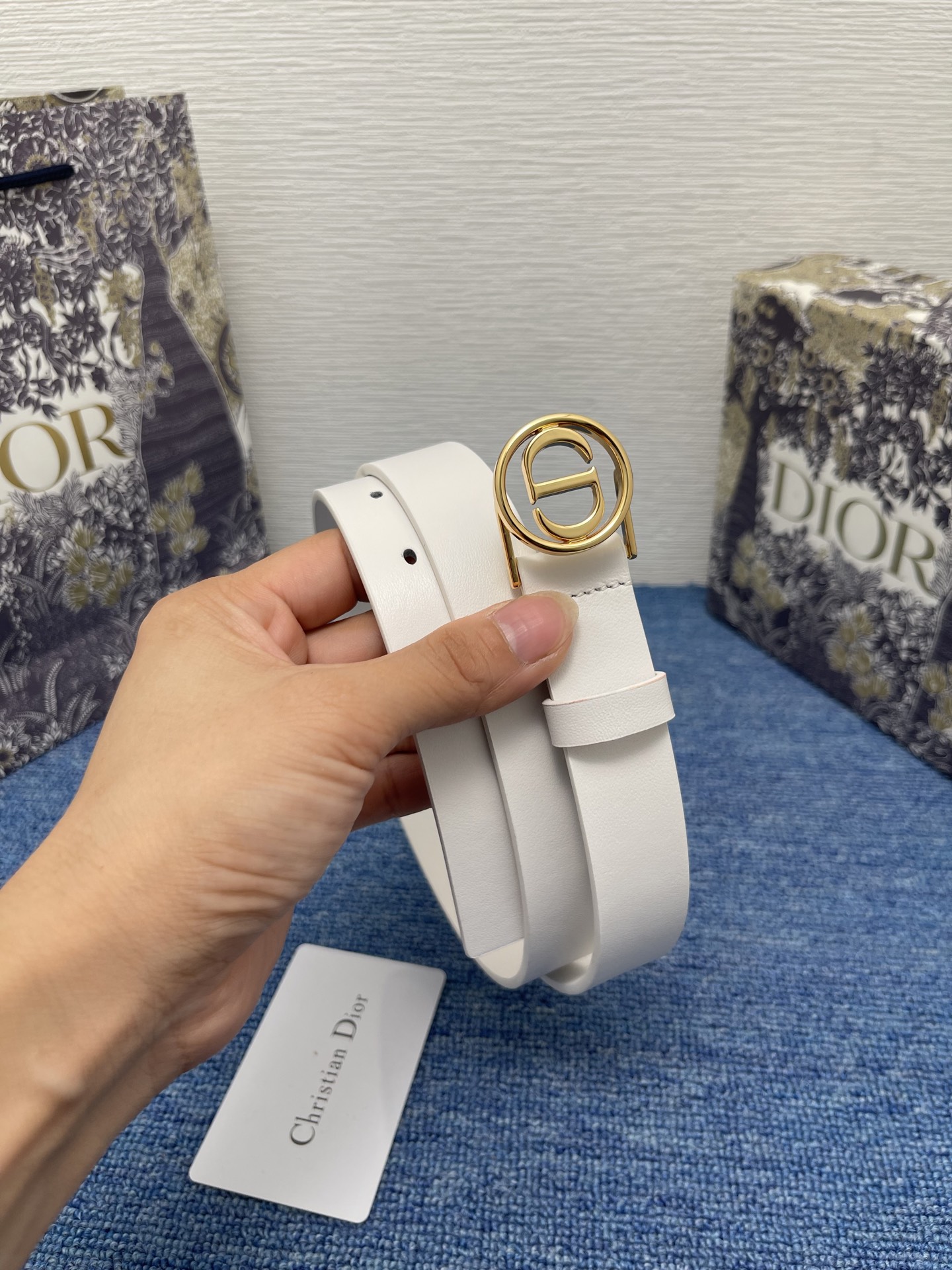 Dior 30 Montaigne White Leather Belt with CD Buckle 3 i1754372305168 5255 0 2
