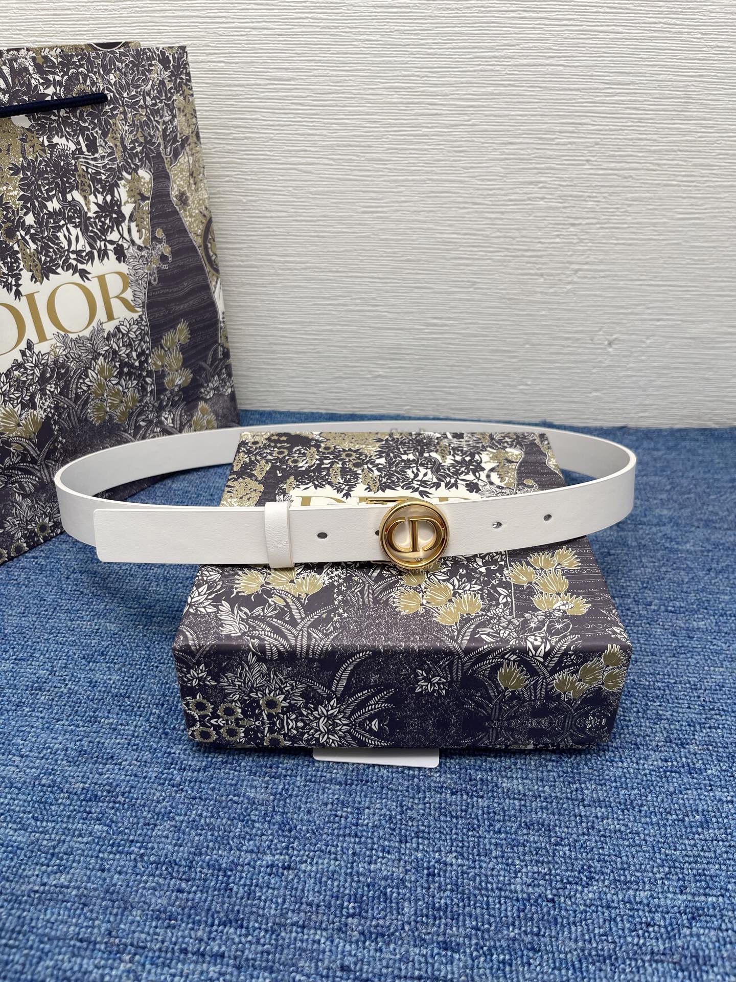 Dior 30 Montaigne White Leather Belt with CD Buckle 2 i1754372307954 9301 0 0