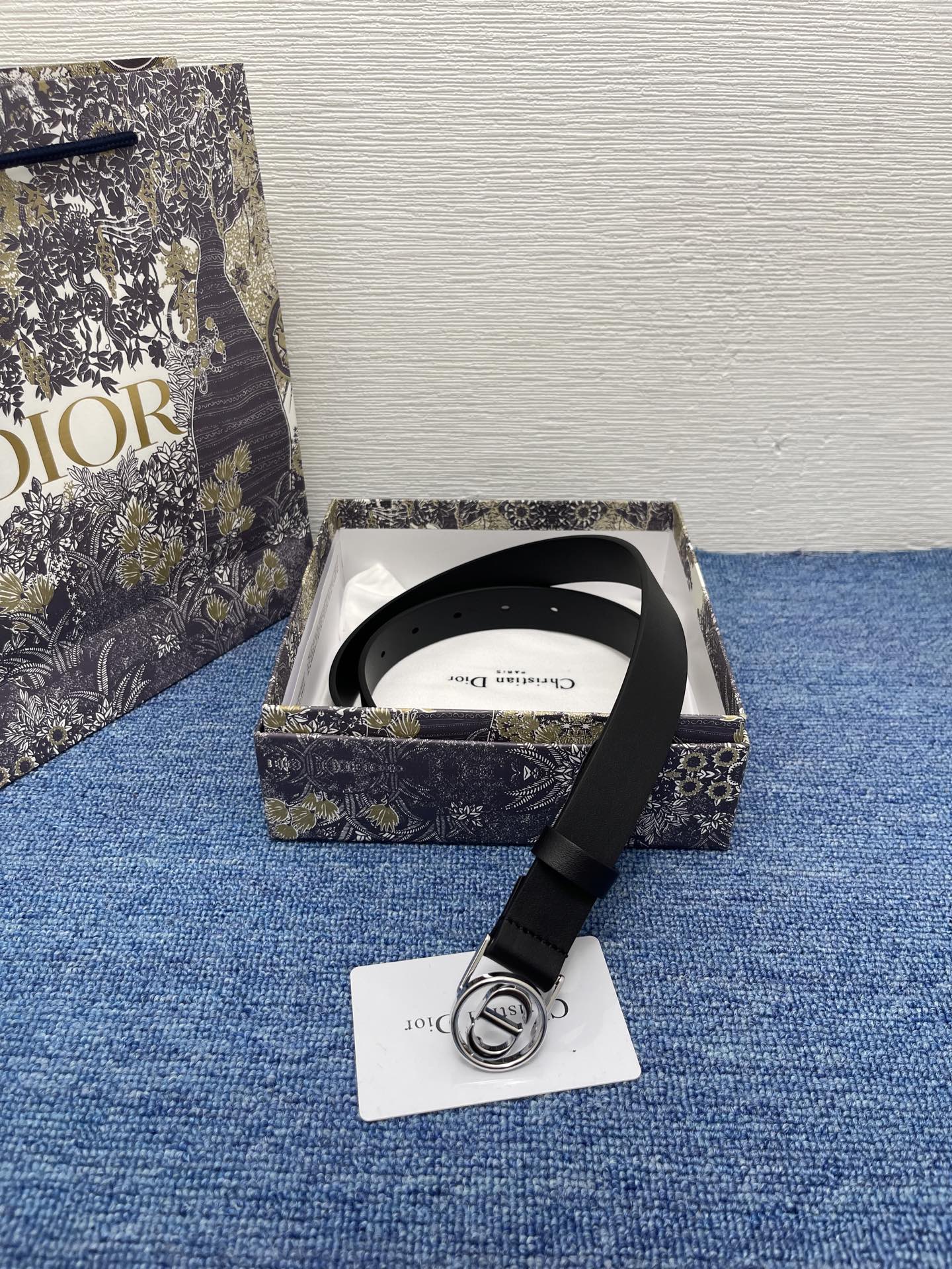 Dior 30 Montaigne Circled Black Leather Belt with CD Buckle 3 i1754372615470 1488 0 3