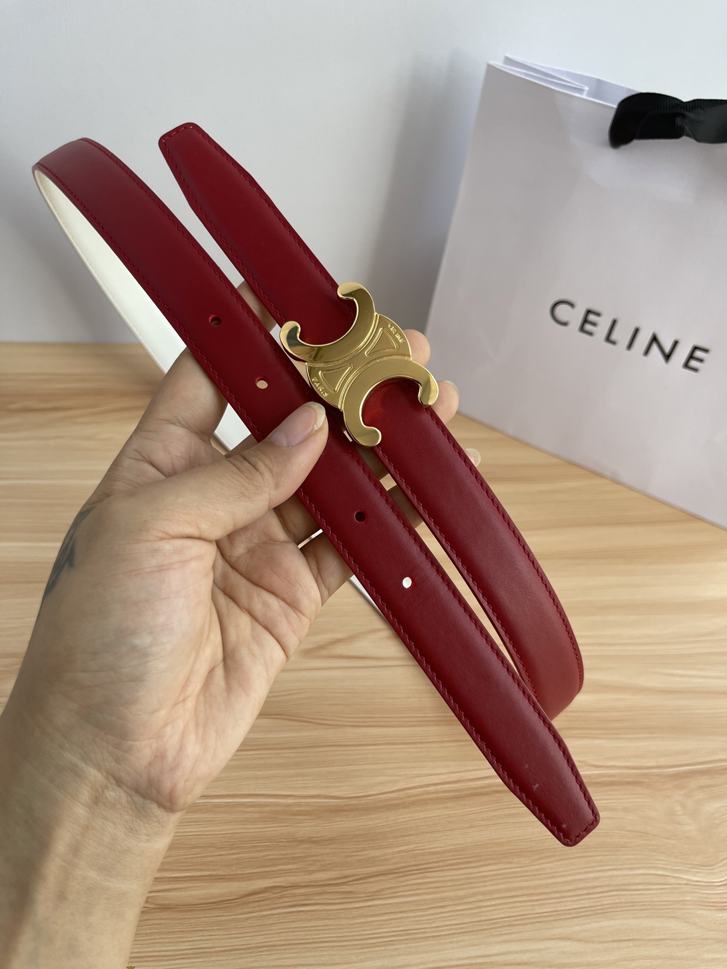 🔴 【品牌】赛琳女带 2.5cm 🔴 【描述】双面原版皮不可调节式皮带，小牛皮材质，配有钯金色和银色钢金