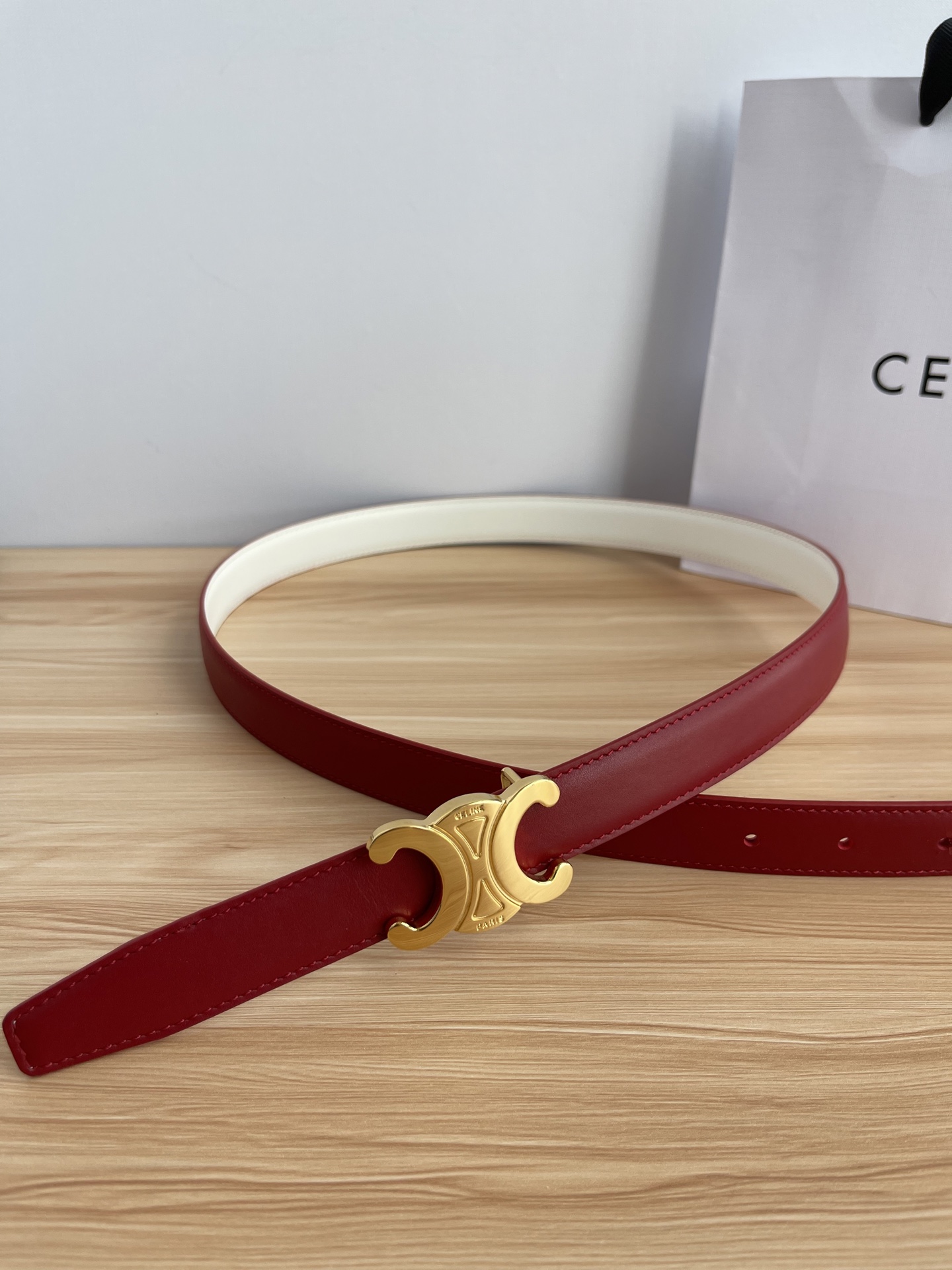 🔴 【品牌】赛琳女带 2.5cm 🔴 【描述】双面原版皮不可调节式皮带，小牛皮材质，配有钯金色和银色钢金