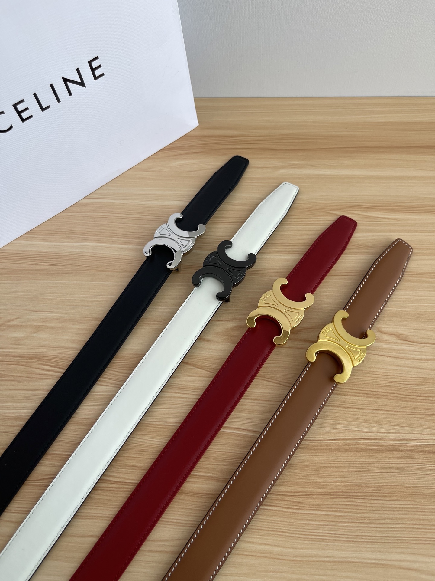 🔴 【品牌】赛琳女带 2.5cm 🔴 【描述】双面原版皮不可调节式皮带，小牛皮材质，配有钯金色和银色钢金