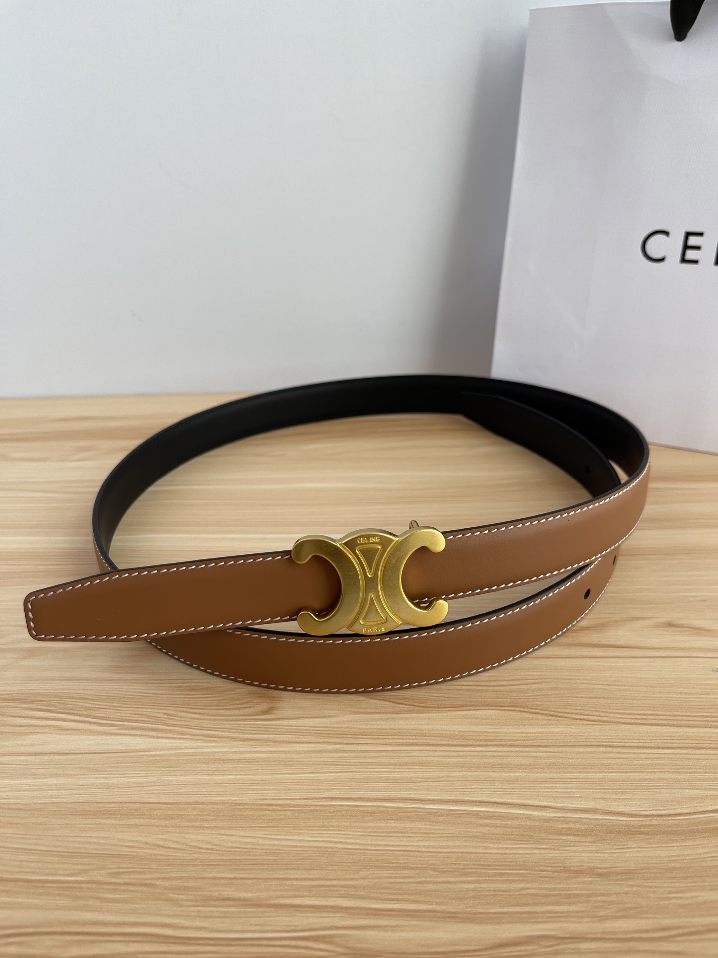🔴 【品牌】赛琳女带 2.5cm 🔴 【描述】双面原版皮不可调节式皮带，小牛皮材质，配有钯金色和银色钢金