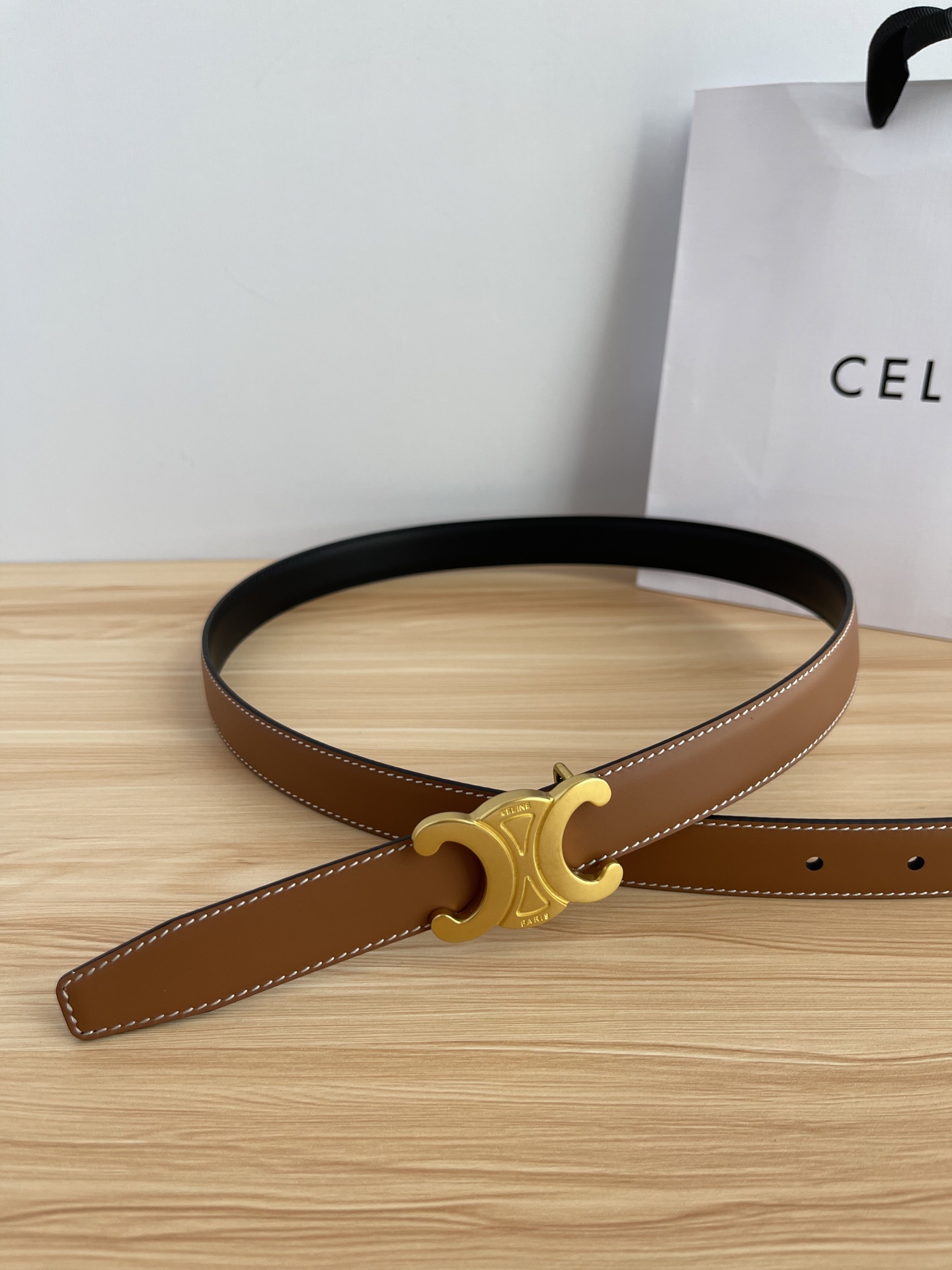 🔴 【品牌】赛琳女带 2.5cm 🔴 【描述】双面原版皮不可调节式皮带，小牛皮材质，配有钯金色和银色钢金