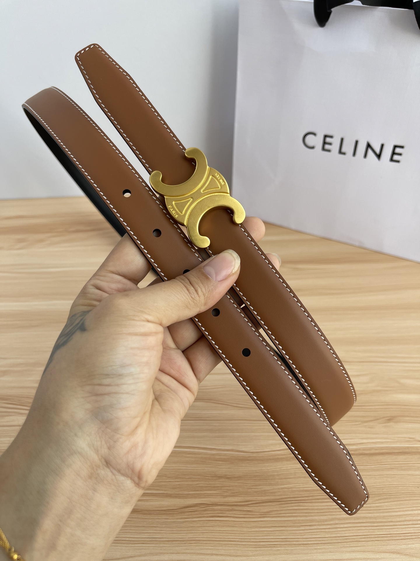 🔴 【品牌】赛琳女带 2.5cm 🔴 【描述】双面原版皮不可调节式皮带，小牛皮材质，配有钯金色和银色钢金