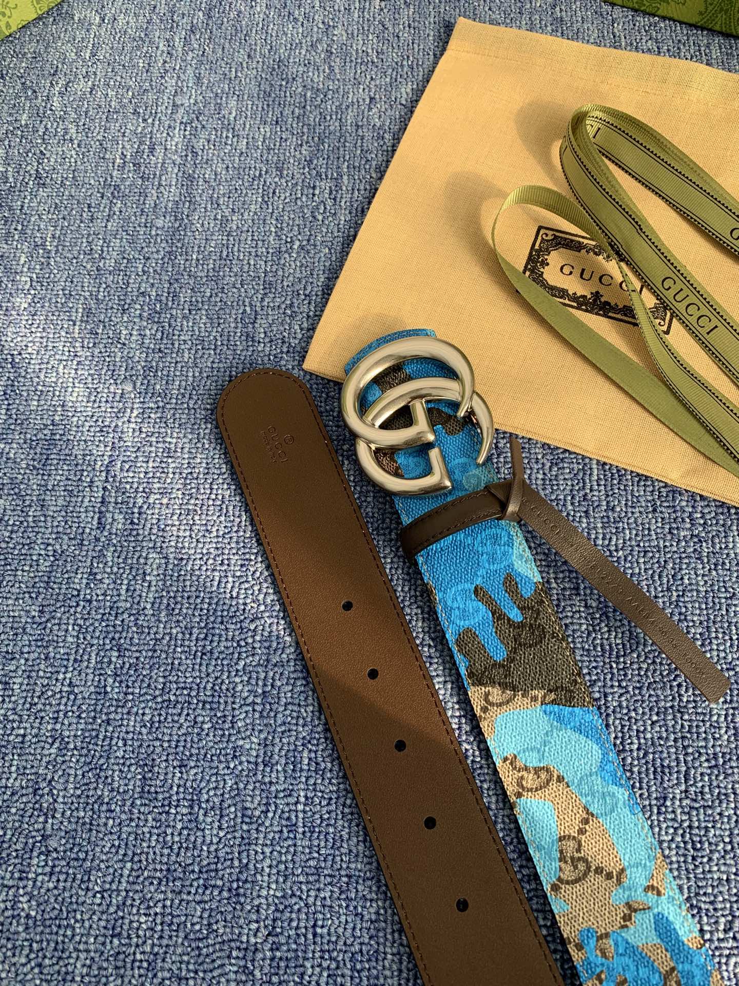 🔴 【品牌】古驰 Gucci 🔴 【描述】采用高级Gucci Signature真皮精制而成，触感厚实，