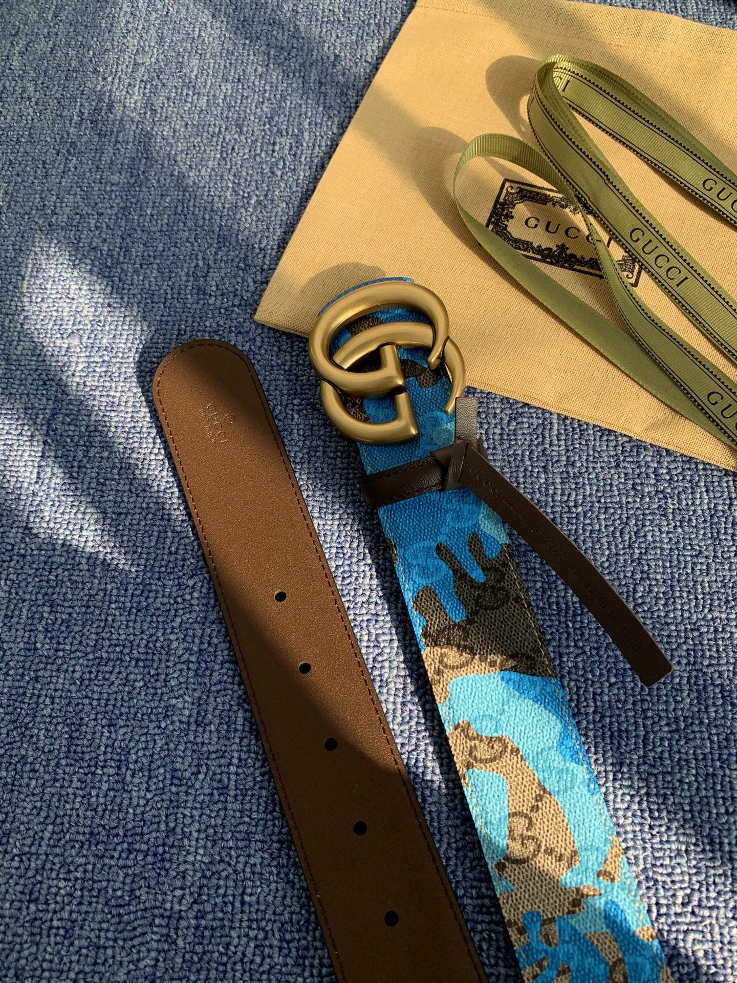 🔴 【品牌】古驰 Gucci 🔴 【描述】采用高级Gucci Signature真皮精制而成，触感厚实，