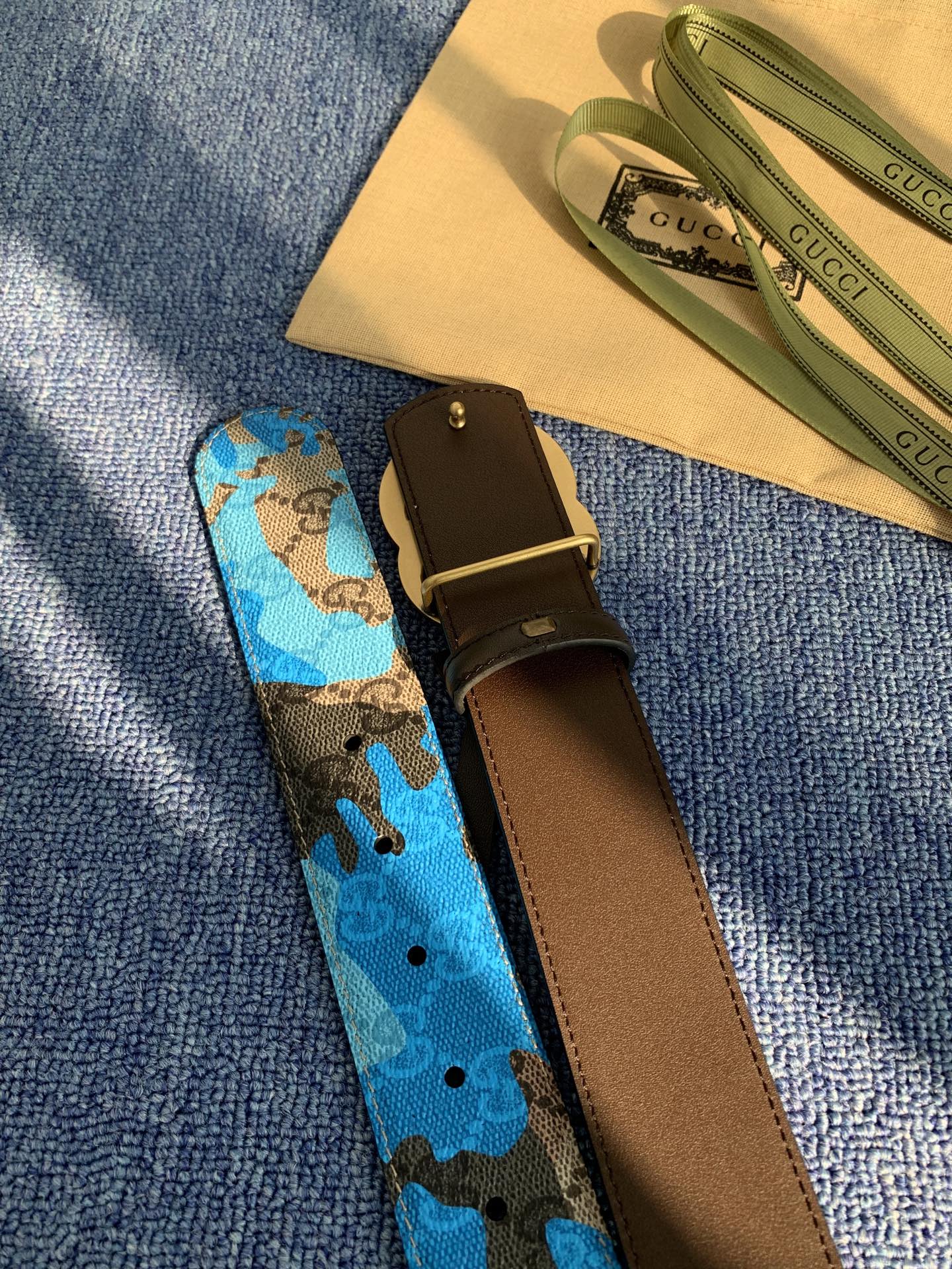 🔴 【品牌】古驰 Gucci 🔴 【描述】采用高级Gucci Signature真皮精制而成，触感厚实，