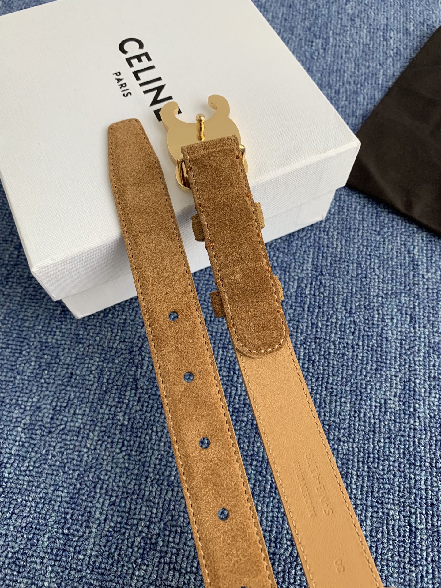 🔴 【品牌】赛琳女带 2.5cm 🔴 【描述】双面原版皮不可调节式皮带，小牛皮材质，配有钯金色和银色钢金