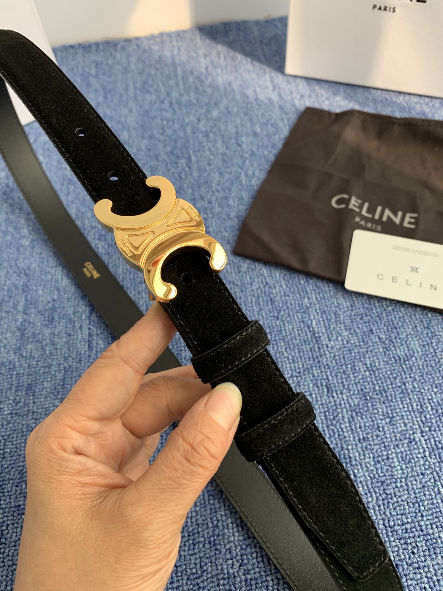 🔴 【品牌】赛琳女带 2.5cm 🔴 【描述】双面原版皮不可调节式皮带，小牛皮材质，配有钯金色和银色钢金