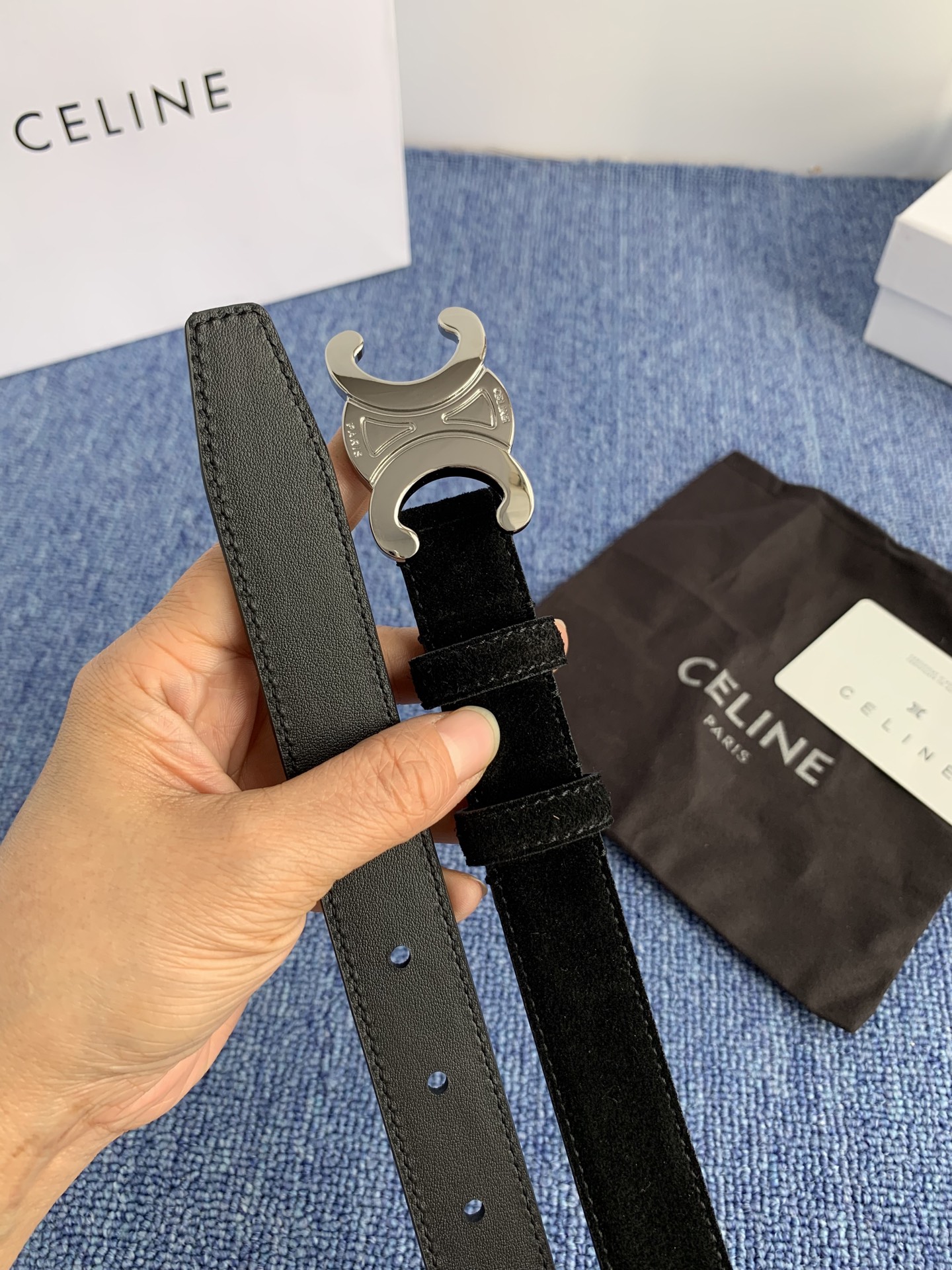 🔴 【品牌】赛琳女带 2.5cm 🔴 【描述】双面原版皮不可调节式皮带，小牛皮材质，配有钯金色和银色钢金