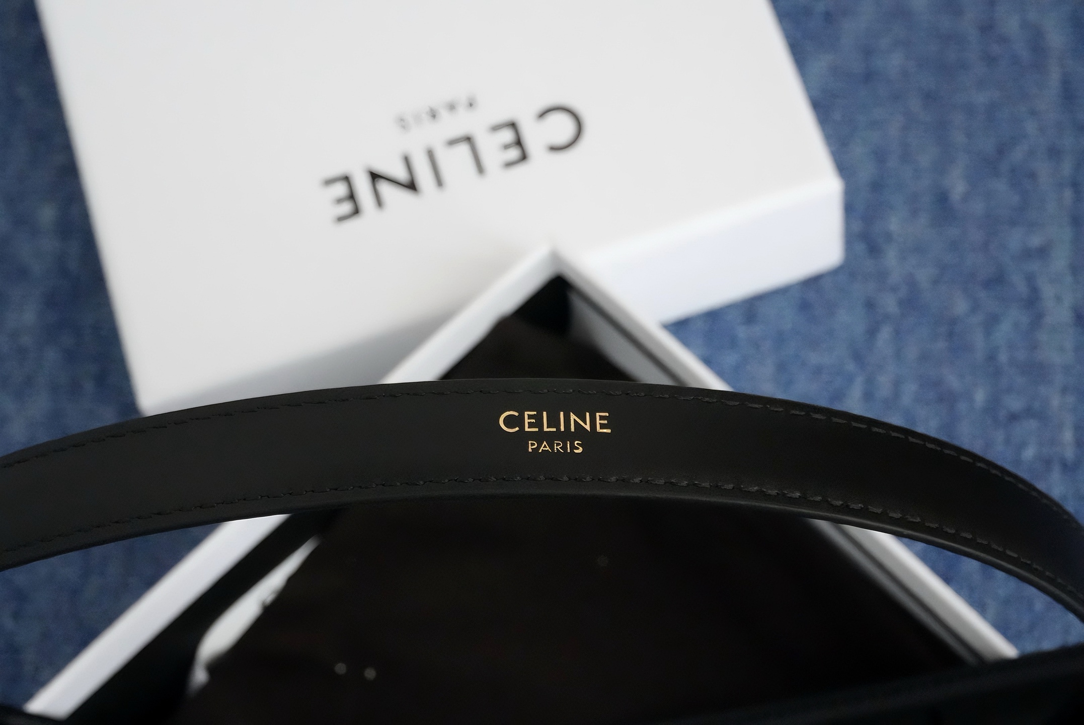 🔴 【品牌】赛琳女带 1.5cm 🔴 【描述】双面原版皮不可调节式皮带，小牛皮材质，配有钯金色和银色钢金