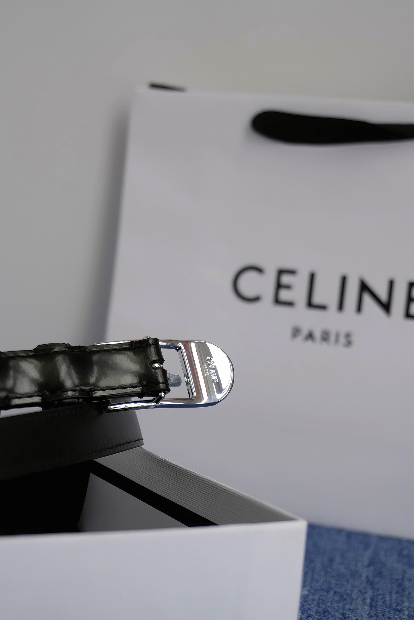 🔴 【品牌】赛琳女带 1.5cm 🔴 【描述】双面原版皮不可调节式皮带，小牛皮材质，配有钯金色和银色钢金