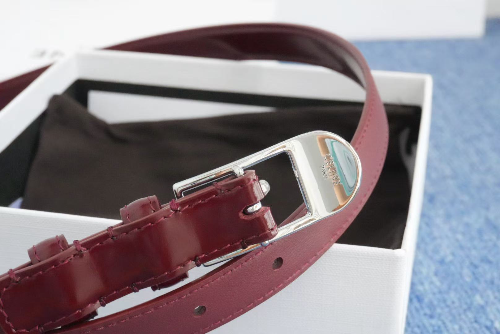 🔴 【品牌】赛琳女带 1.5cm 🔴 【描述】双面原版皮不可调节式皮带，小牛皮材质，配有钯金色和银色钢金