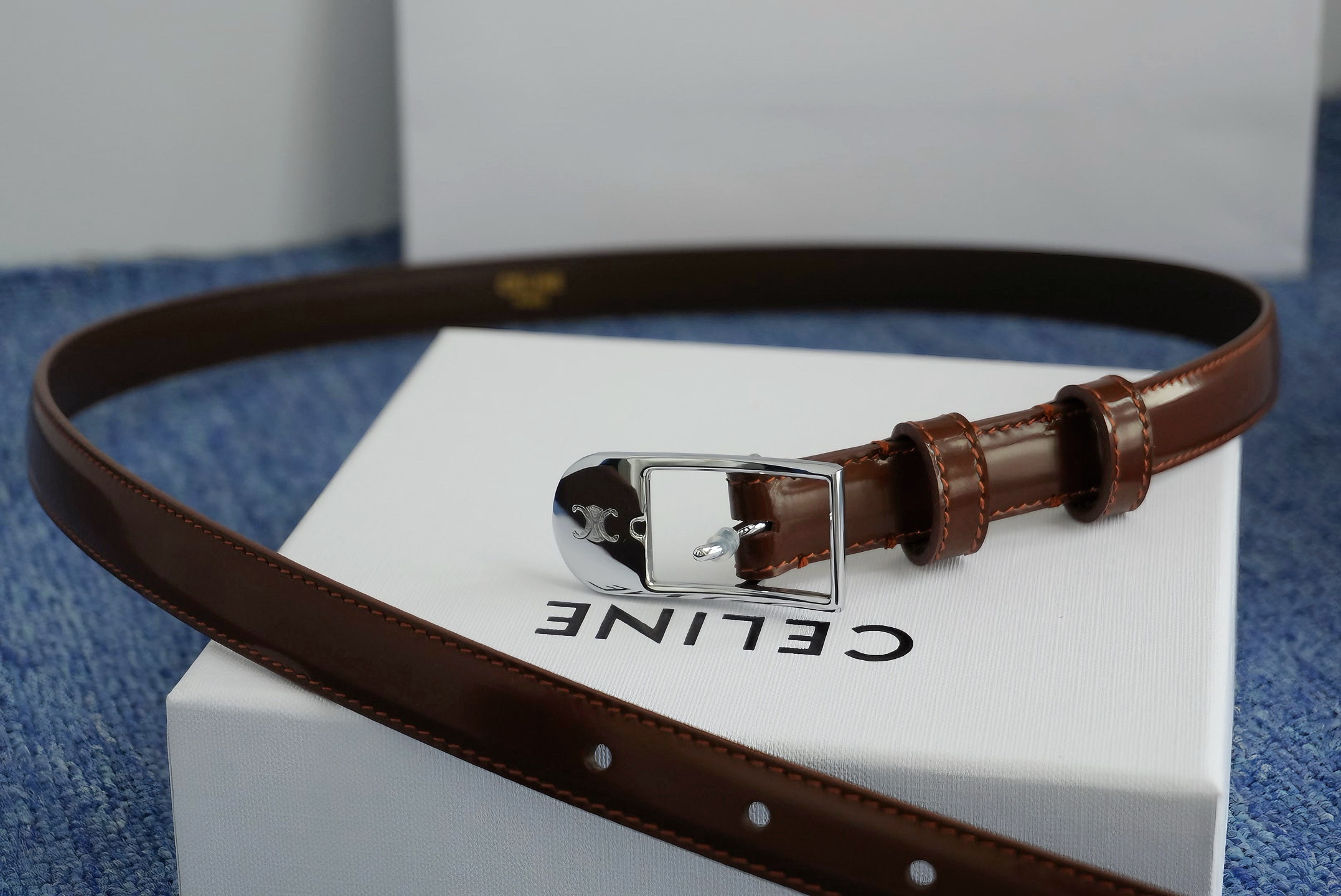 🔴 【品牌】赛琳女带 1.5cm 🔴 【描述】双面原版皮不可调节式皮带，小牛皮材质，配有钯金色和银色钢金