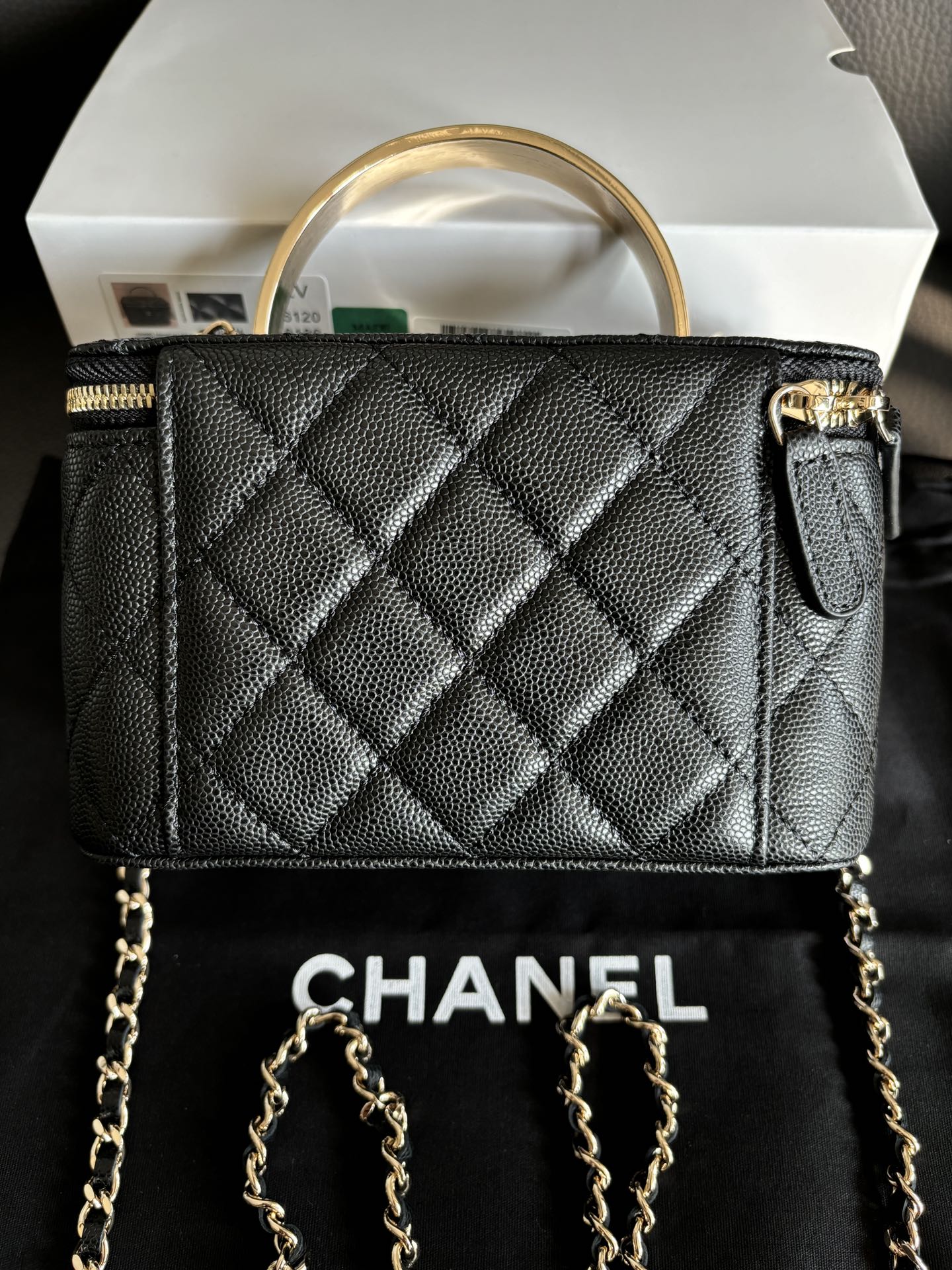 Chanel 24A Handle Small Cosmetic Bag Caviar Leather, Black - Model: 96120 4 i1733652390 4450 6