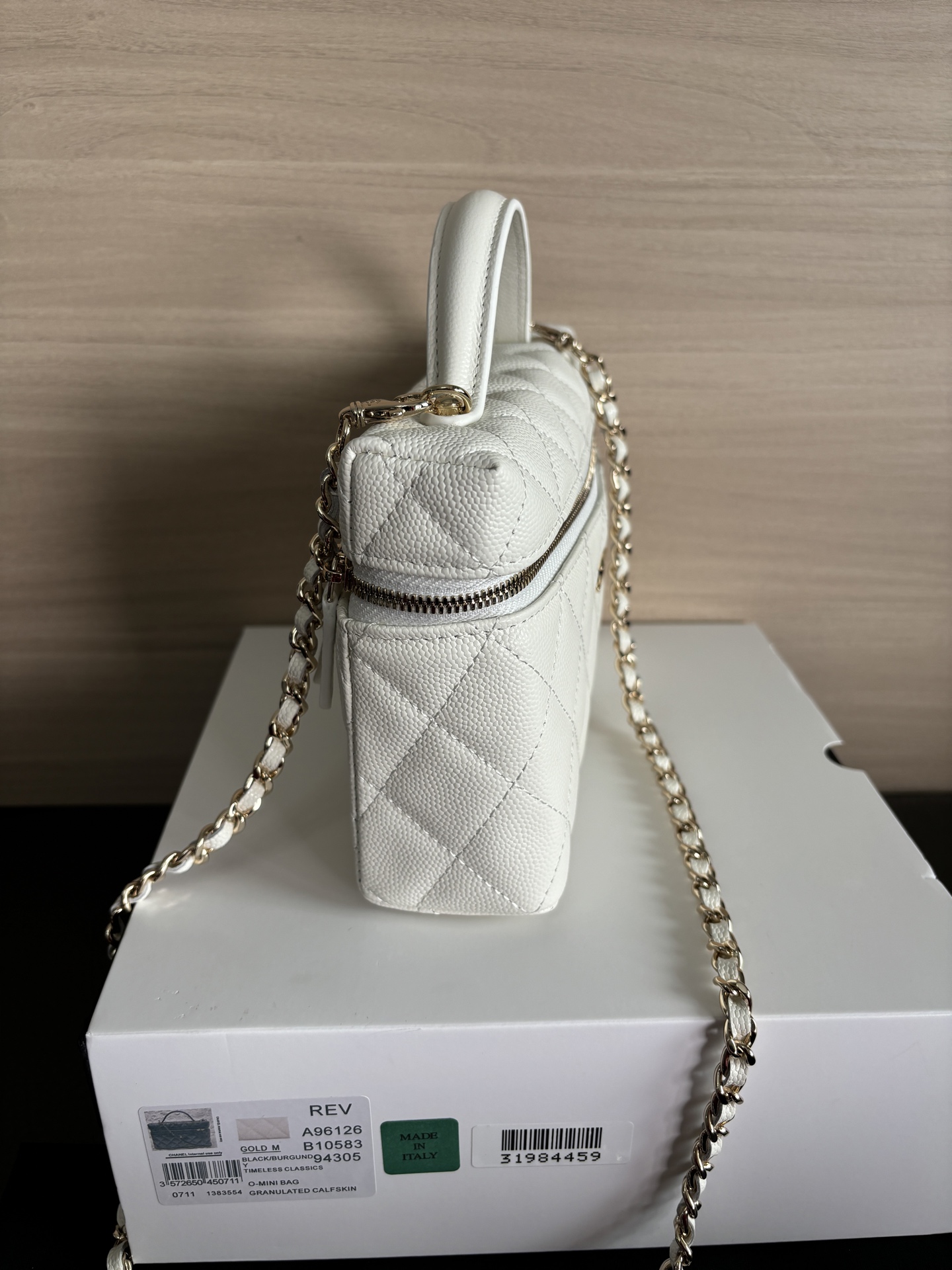 Chanel White Quilted Vanity Bag with Chain Strap, 19.5 x 17 x 5 cm 5 i1742189993184 1256 0 3