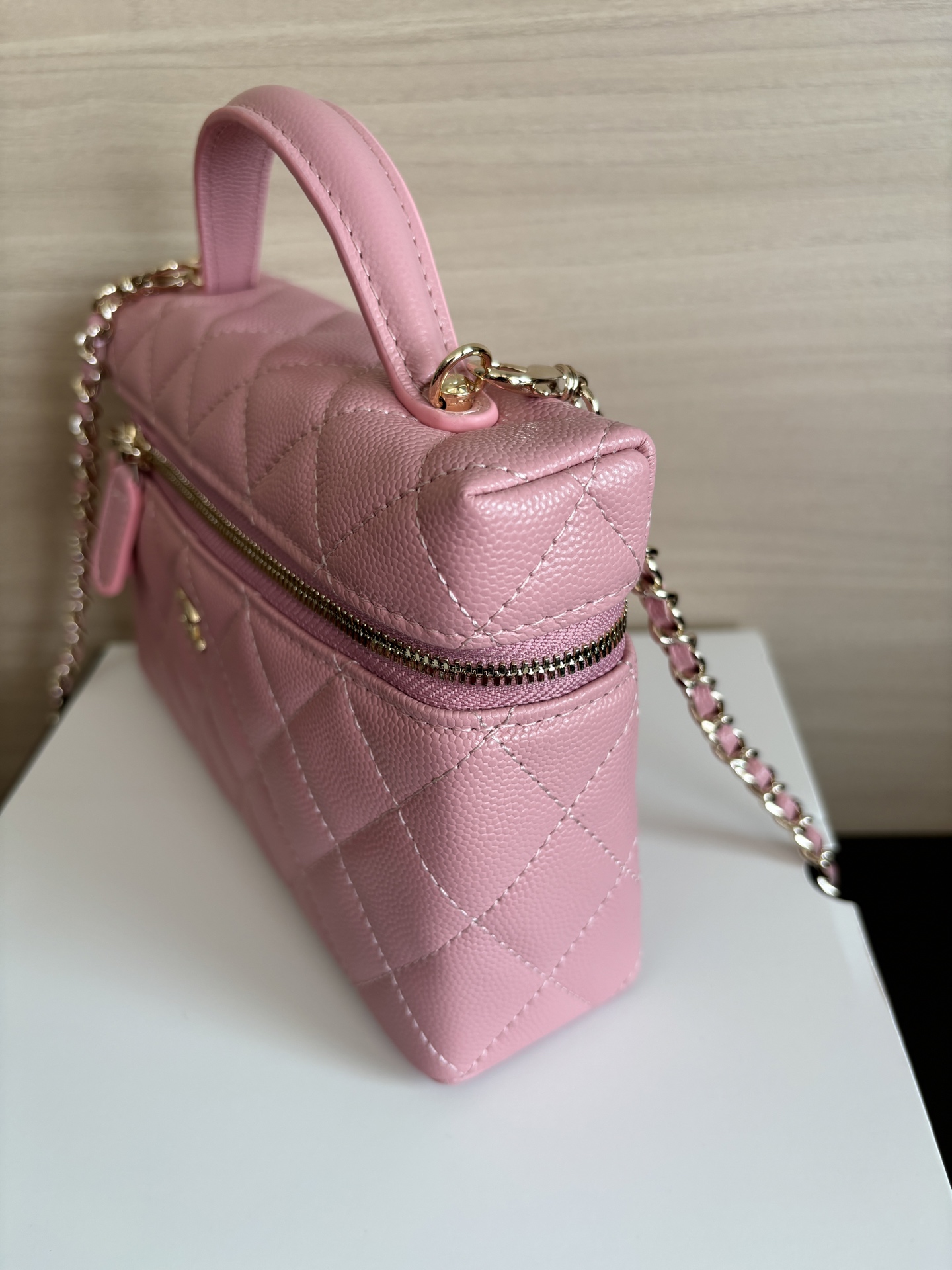 Chanel Pink Quilted Leather Vanity Bag with Chain Strap - Excellent Condition 9 i1742528946633 9863 0 7