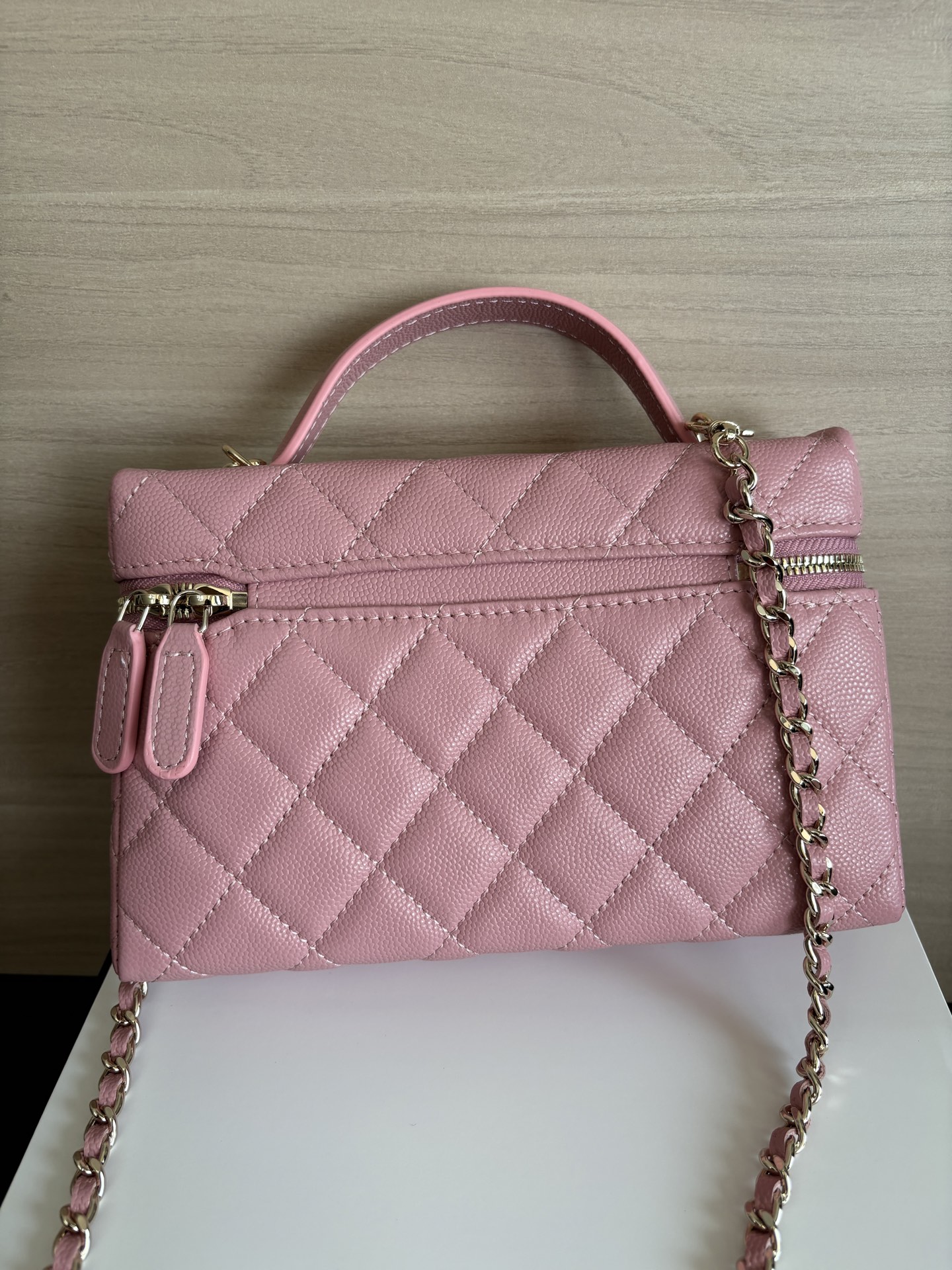 Chanel Pink Quilted Leather Vanity Bag with Chain Strap - Excellent Condition 3 i1742528950458 9419 0 1