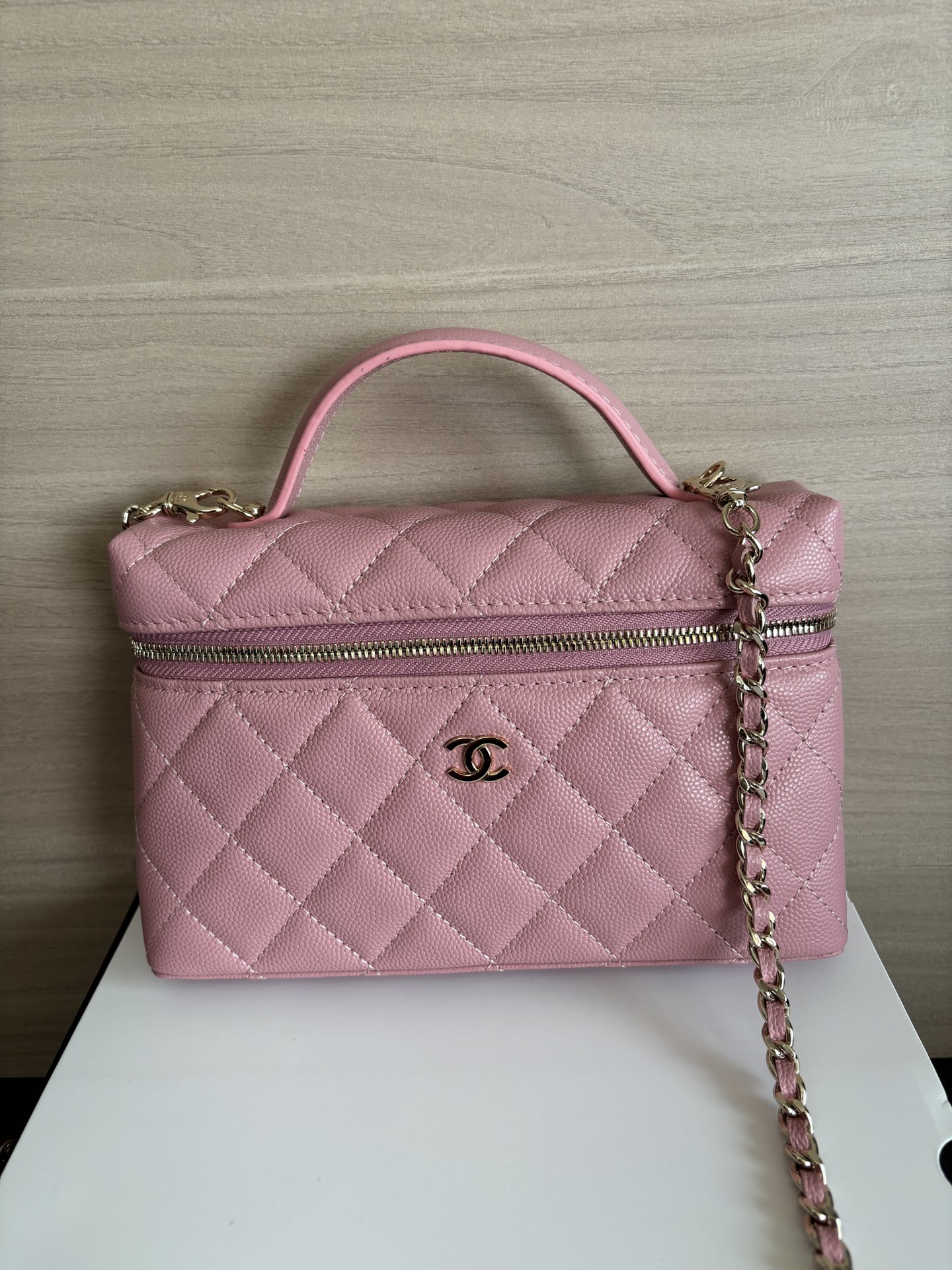 Chanel Pink Quilted Leather Vanity Bag with Chain Strap - Excellent Condition 2 i1742528952807 1198 0 0