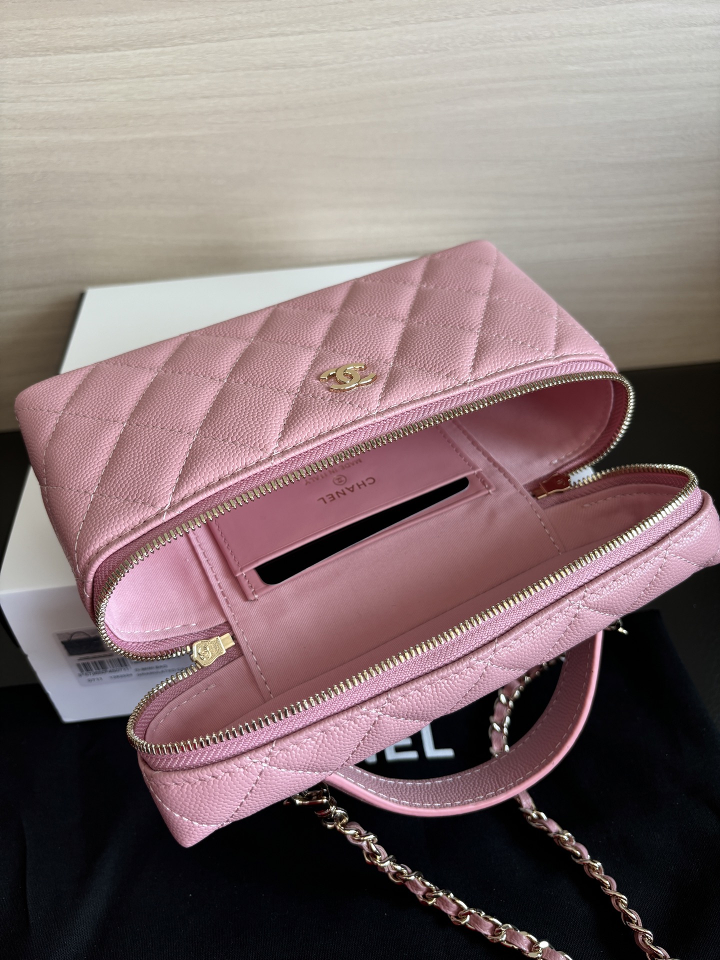 Chanel Pink Quilted Leather Vanity Bag with Chain Strap - Excellent Condition 7 i1742528953400 3941 0 5