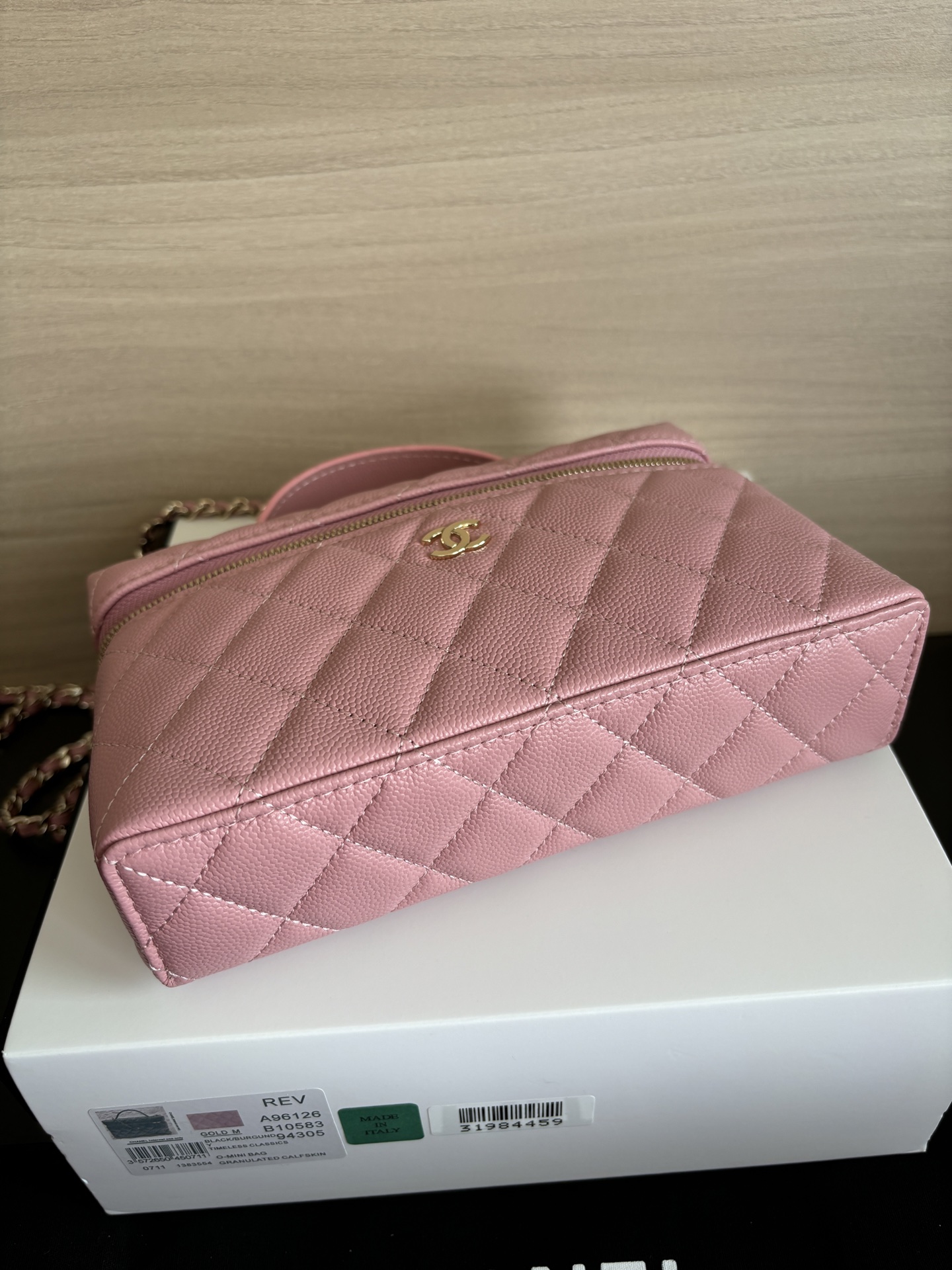 Chanel Pink Quilted Leather Vanity Bag with Chain Strap - Excellent Condition 5 i1742528962207 6520 0 3