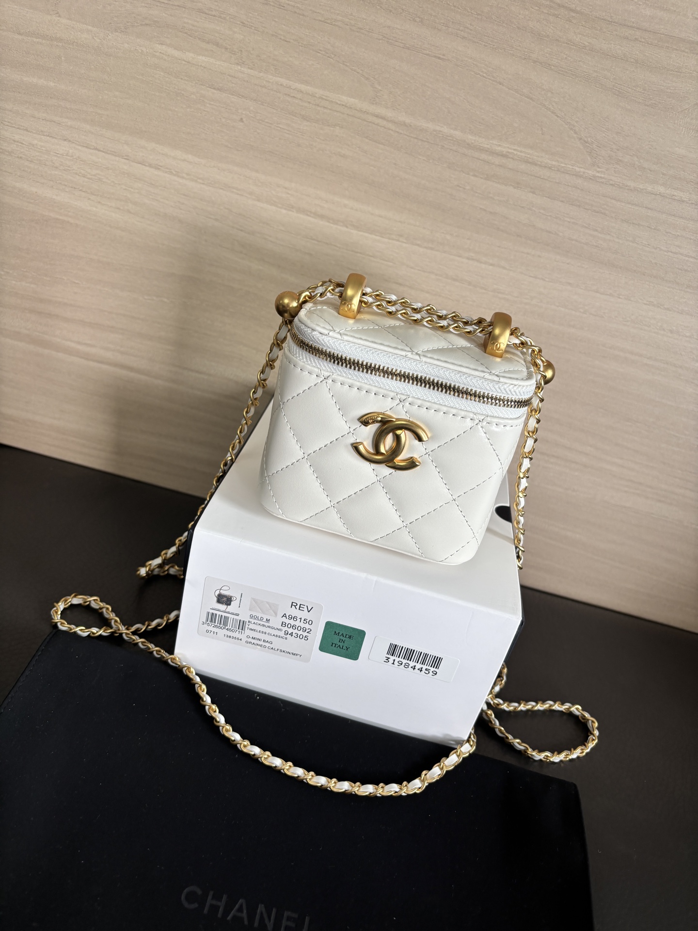 Chanel 25 Spring/Summer White Quilted Leather Vanity Crossbody Bag 10 i1747625663545 8261 0 8