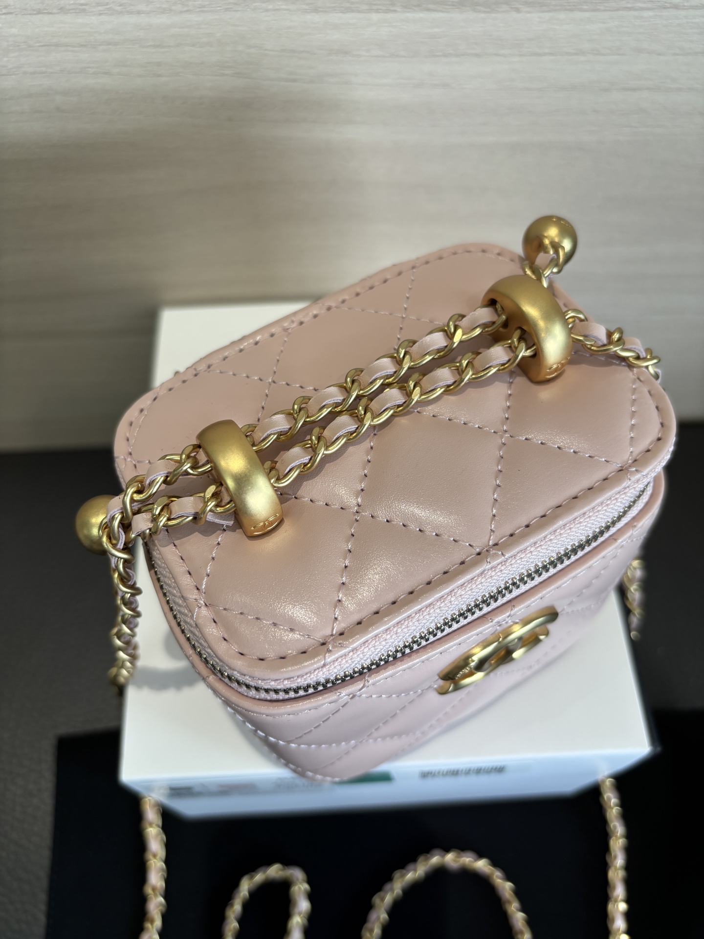 Chanel 25 Spring/Summer Pink Leather Double CC Golden Ball Vanity Bag 2 i1748058910270 492 0 1