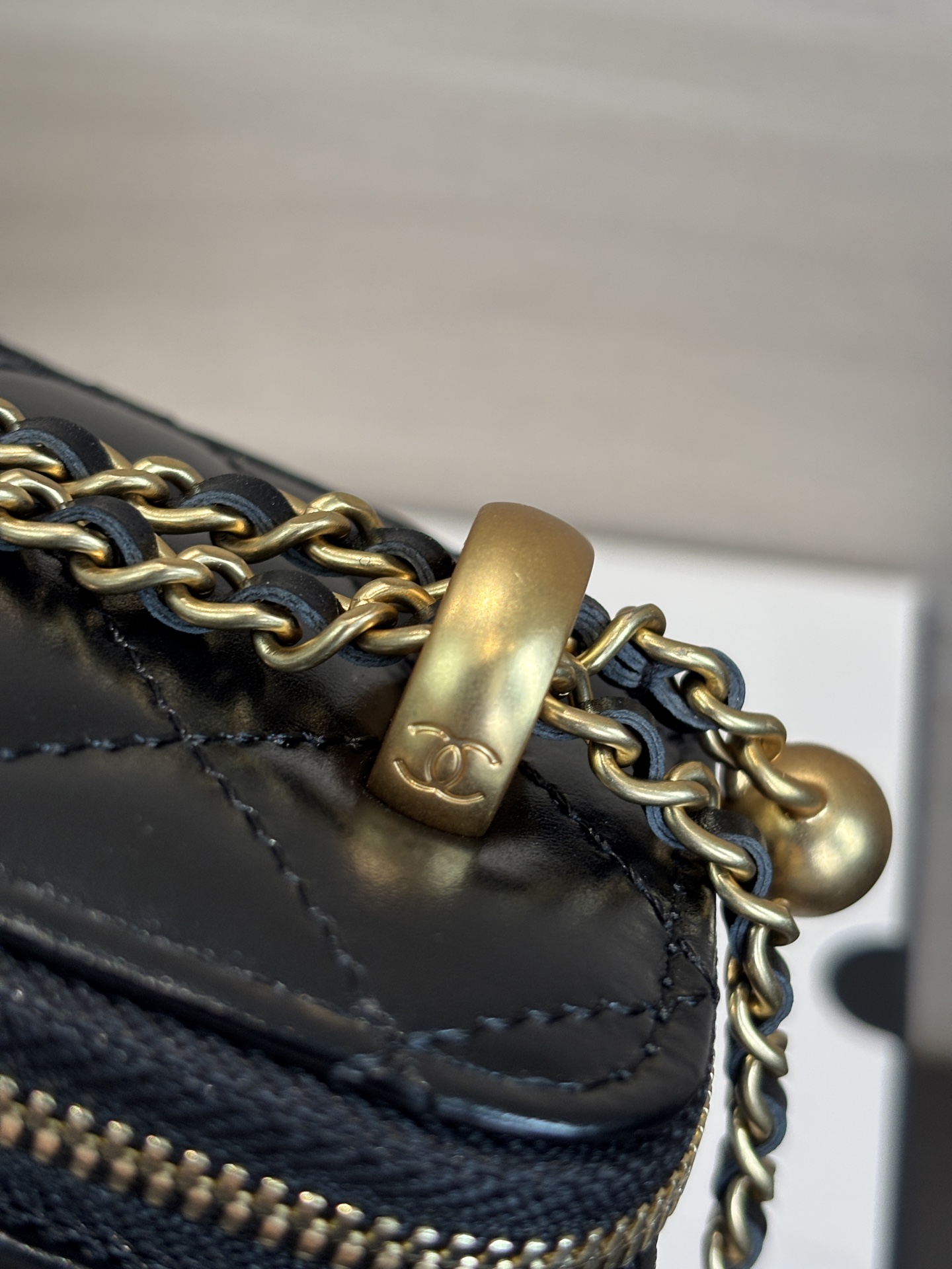 Chanel 25 Spring/Summer New Version Lambskin Double Gold Ball Vanity Bag 10 i1748156545094 2173 0 8