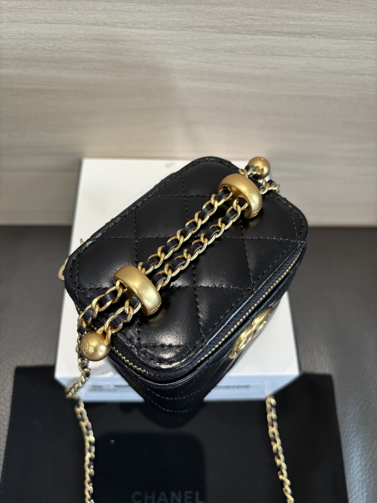 Chanel 25 Spring/Summer New Version Lambskin Double Gold Ball Vanity Bag 7 i1748156545095 9352 0 5