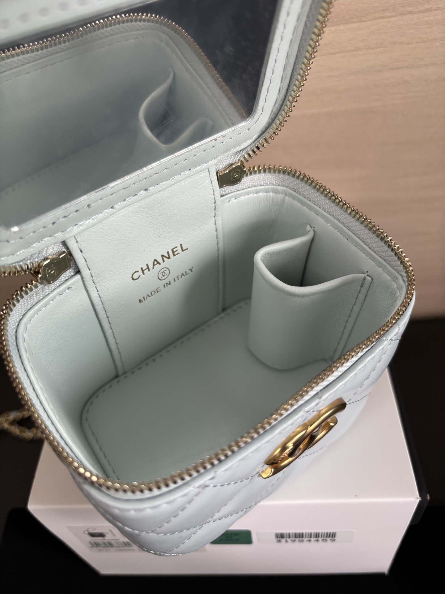 Chanel 25 Spring/Summer Light Blue Leather Double Gold Ball Vanity Bag 8 i1748156634973 3659 0 7