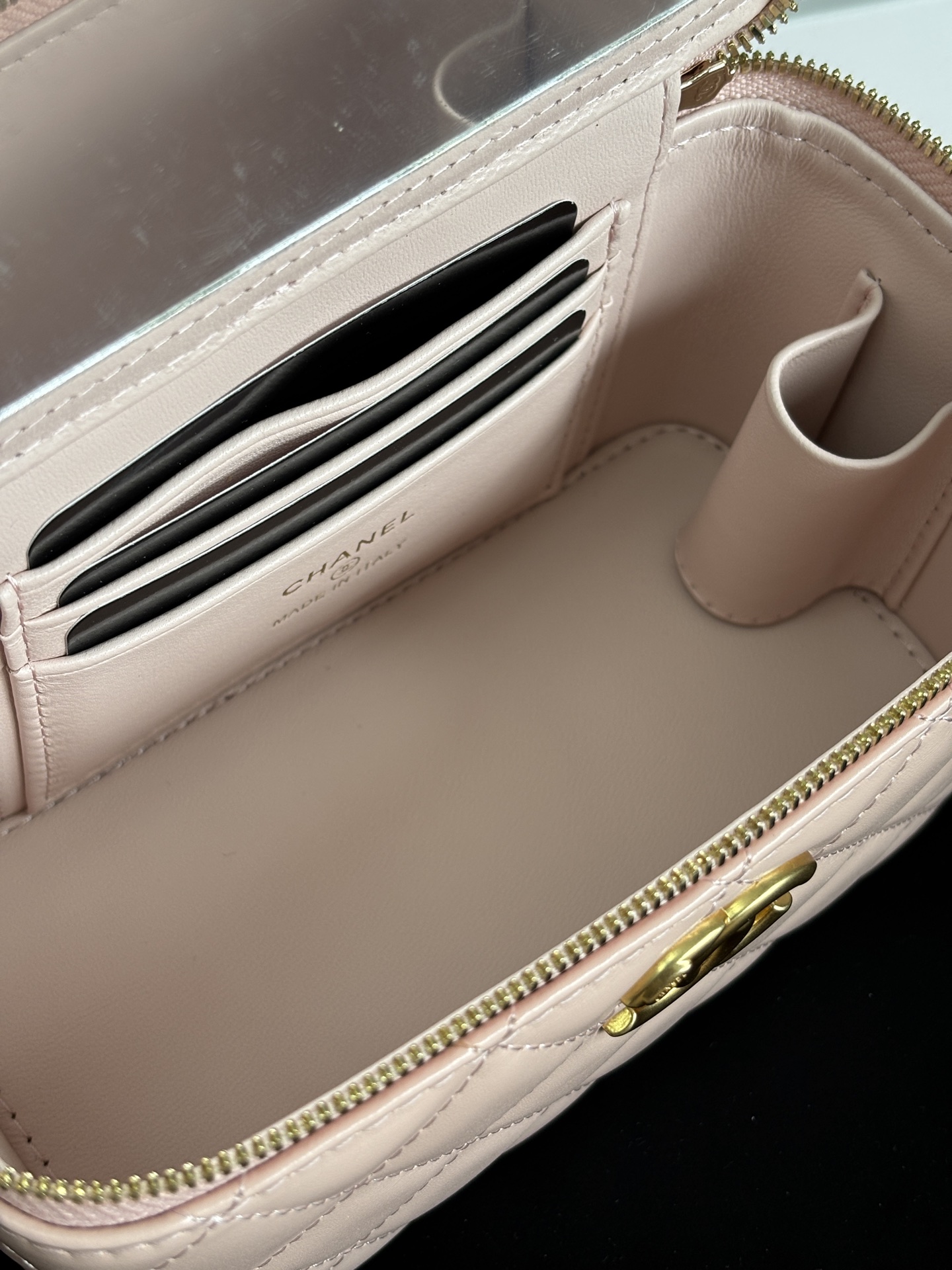 Chanell 25 Cosmetic Box Bag,Top Handle Handbag, Double Ball Design, 17cm 8 i1748238515167 4070 0 5
