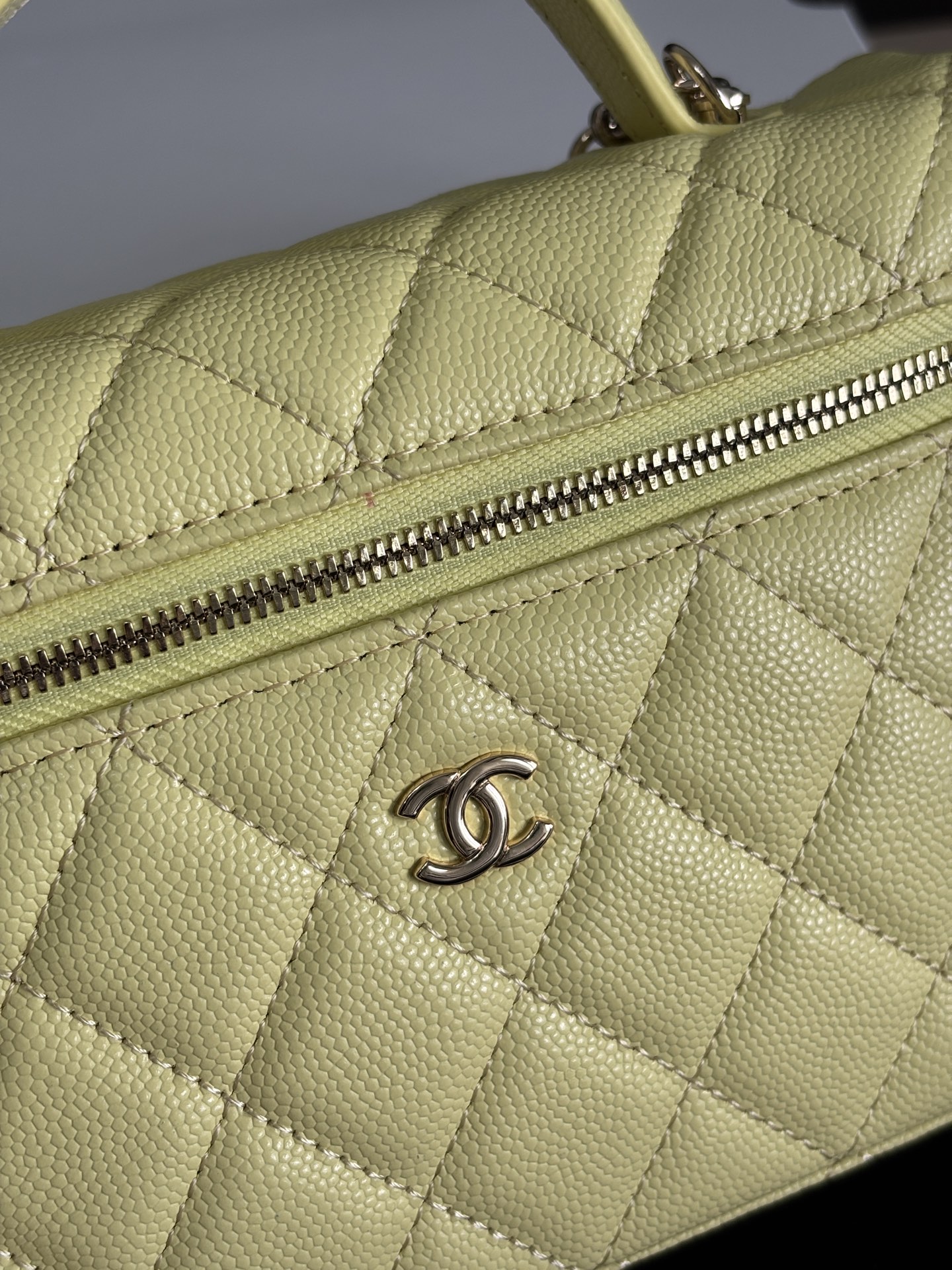 Chanel Quilted Vanity Case Bag with Top Handle and Chain Strap 7 i1749100819325 6488 0 5