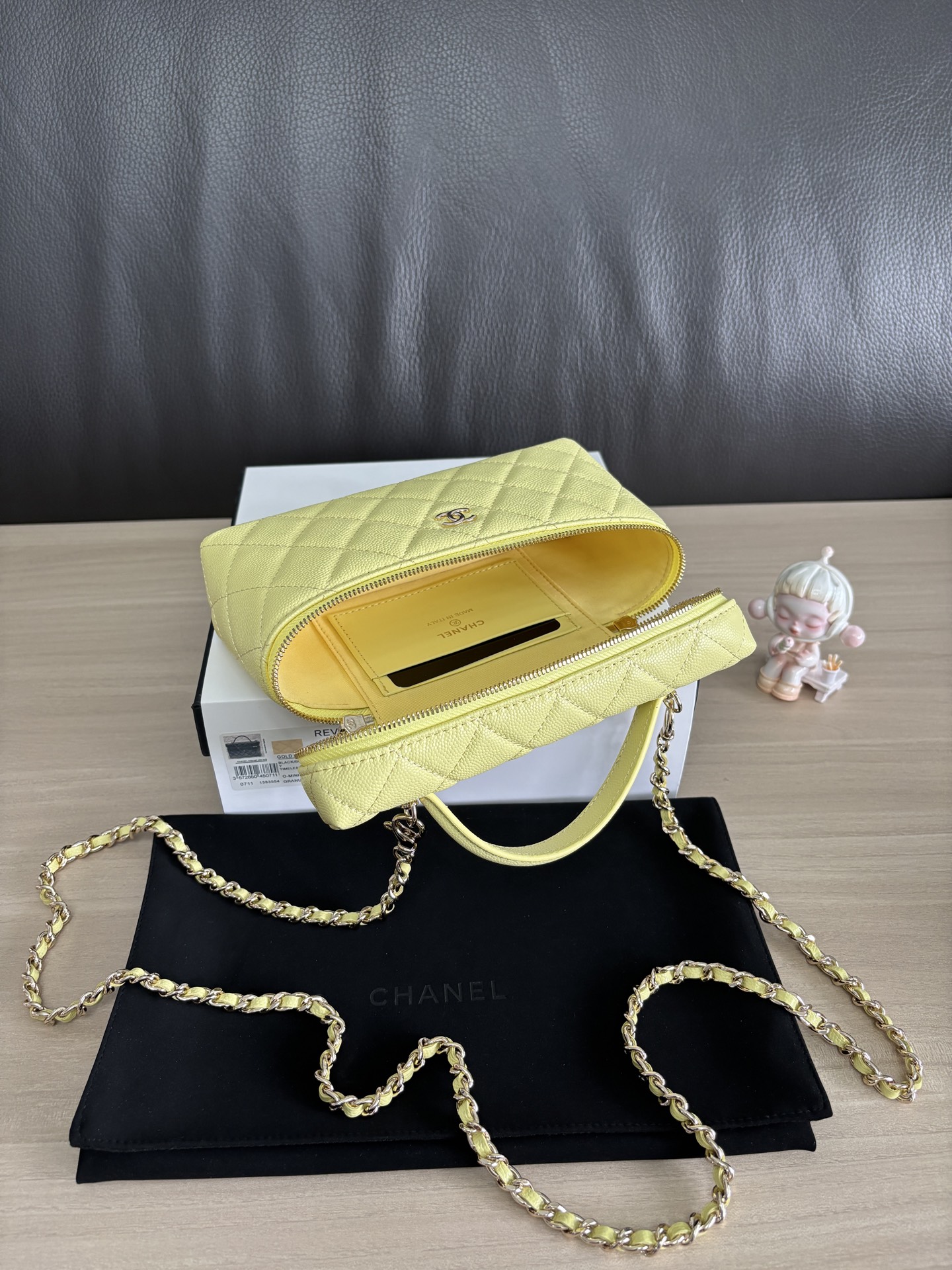 Chanel Quilted Vanity Case Bag with Top Handle and Chain Strap 8 i1749100819526 6164 0 6