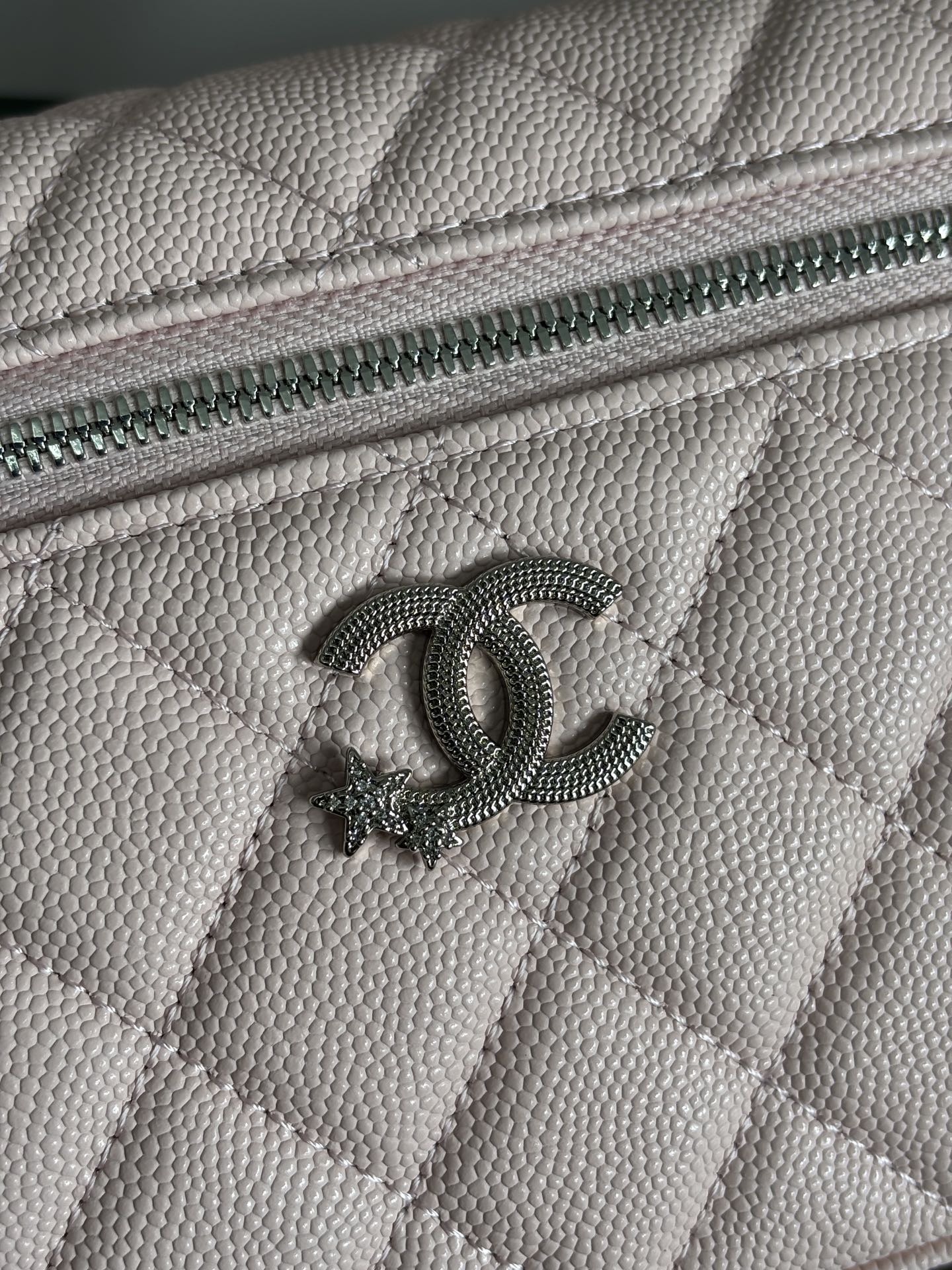 Chanel 25B Winter New Small Chain Clutch in Grain Calfskin - Pink 9 i1753241948364 3454 0 8
