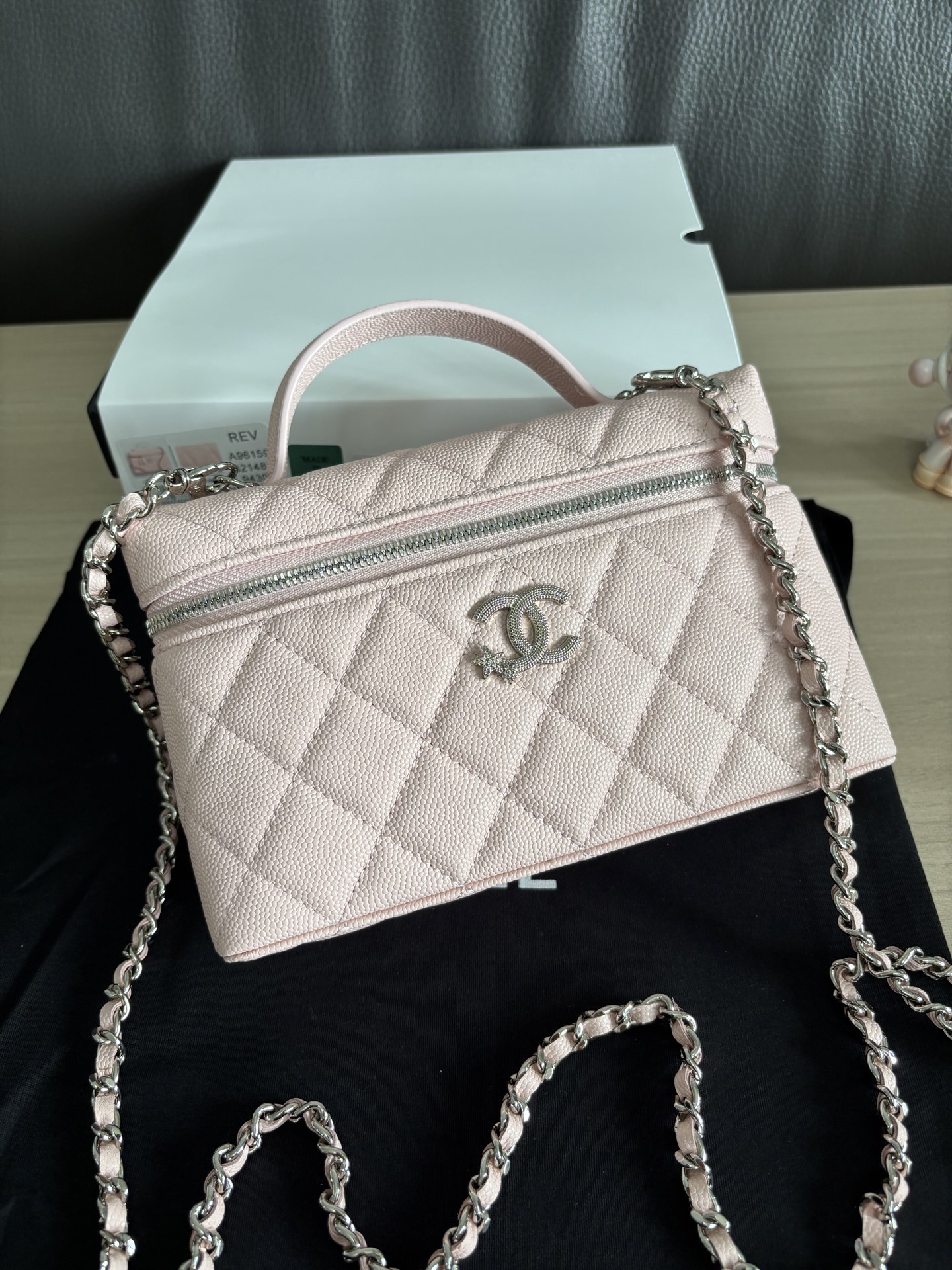 Chanel 25B Winter New Small Chain Clutch in Grain Calfskin - Pink 5 i1753241957239 1862 0 4